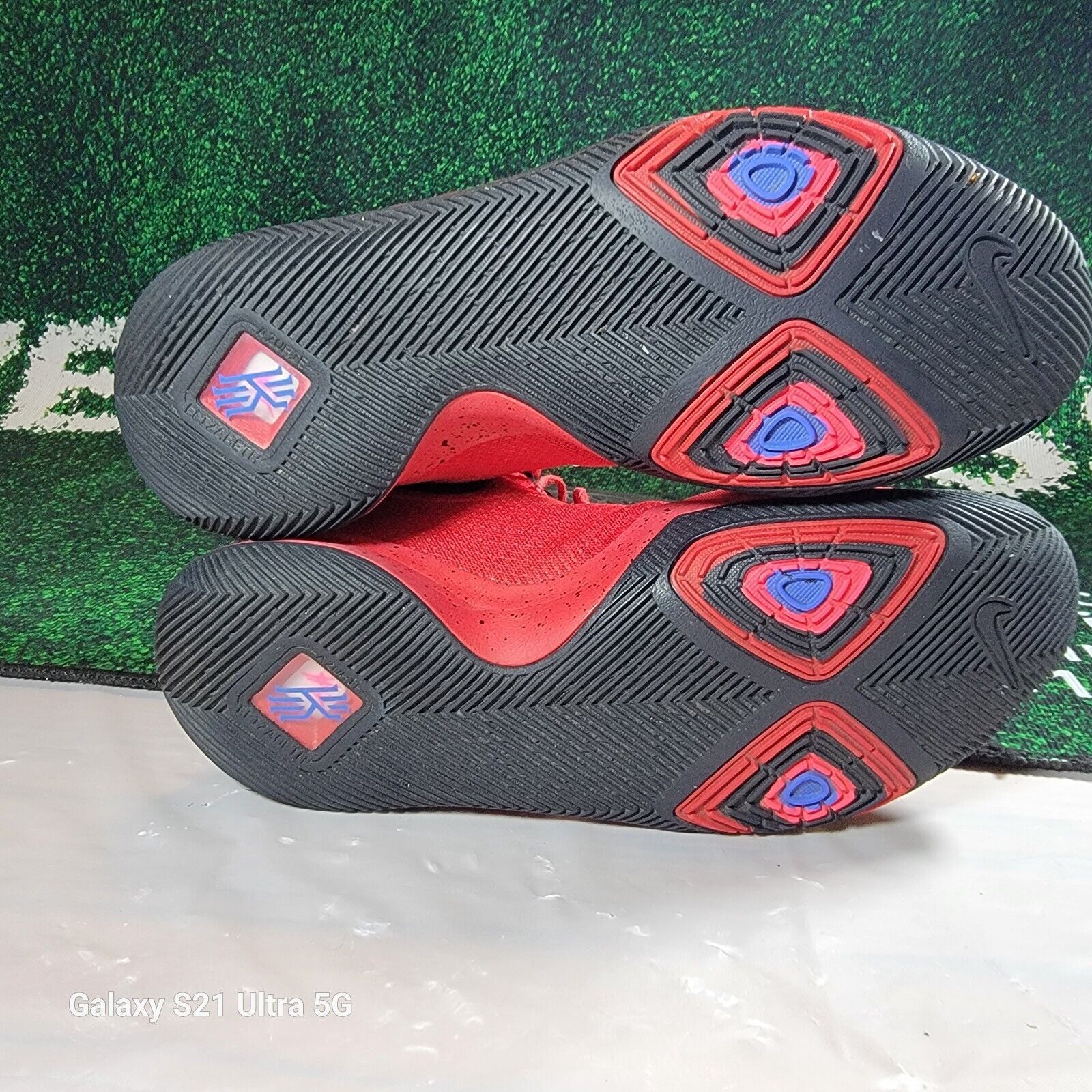 Nike Nike Kyrie 3 Three Point Contest Candy Apple Red Mens Sz 11 Size US 11 / EU 44 - 8 Thumbnail