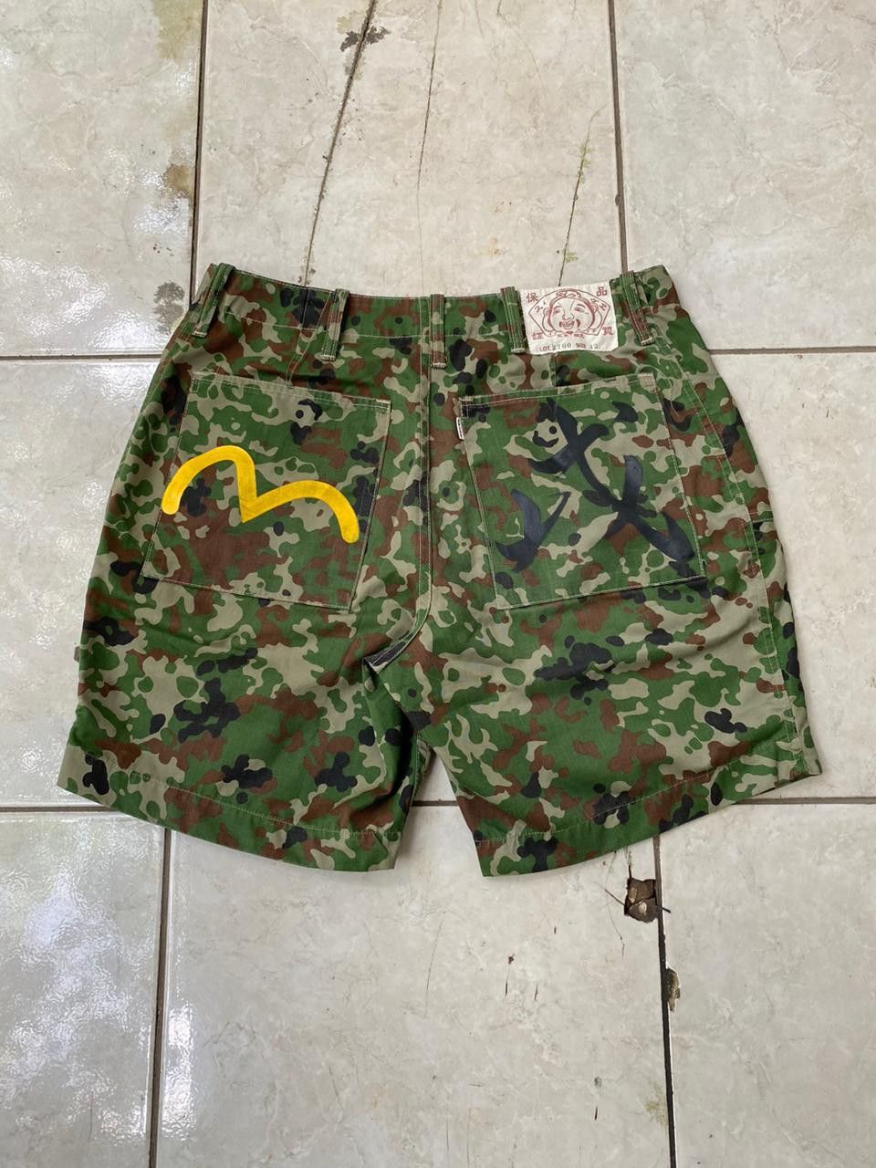 Evisu Cargo Seagull Kanji Art Lot 2700 by Yamane Camo Shorts