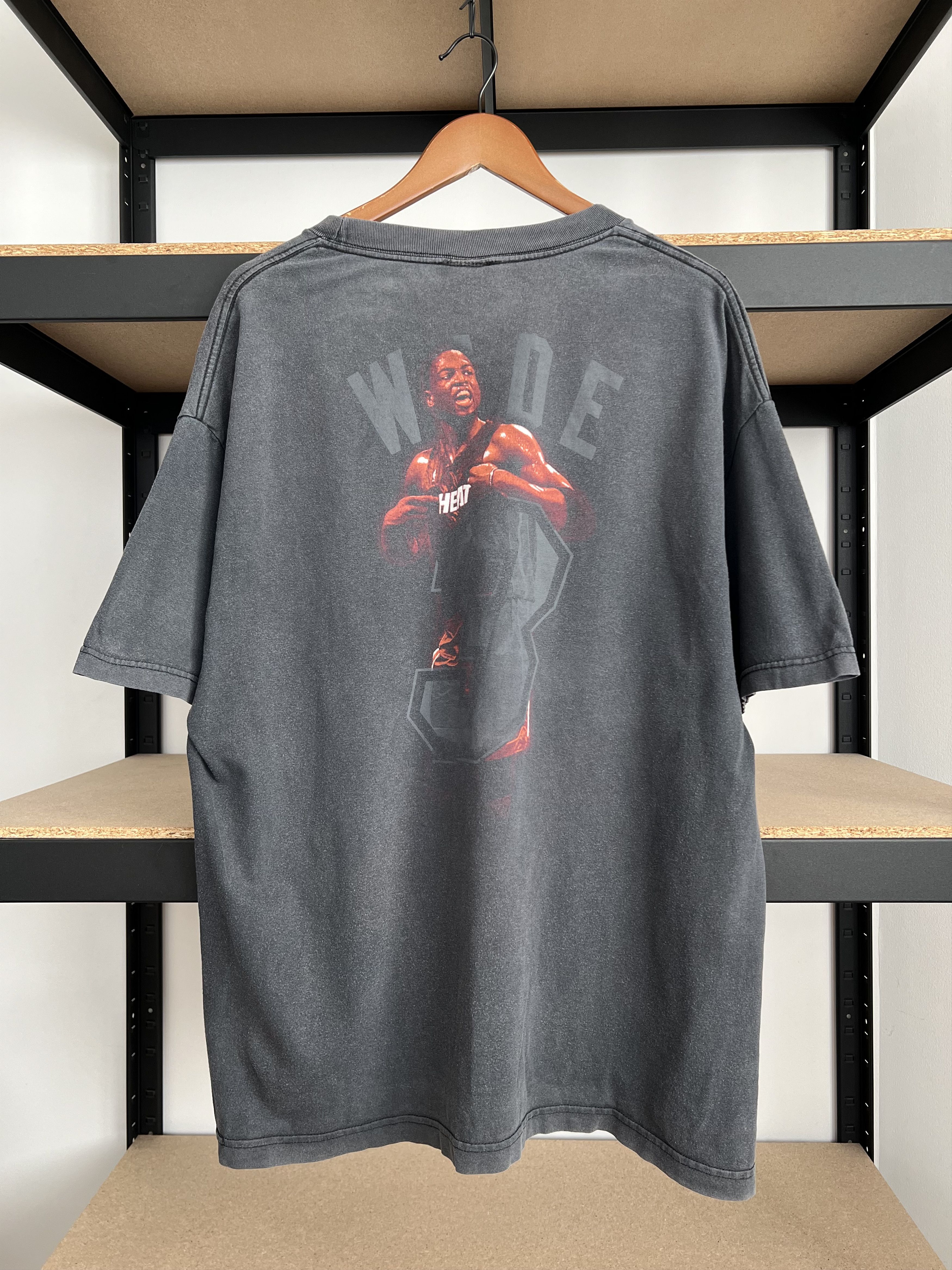 Vintage Majestic Miami Heat Dwyane Wade Flash NBA T-shirt