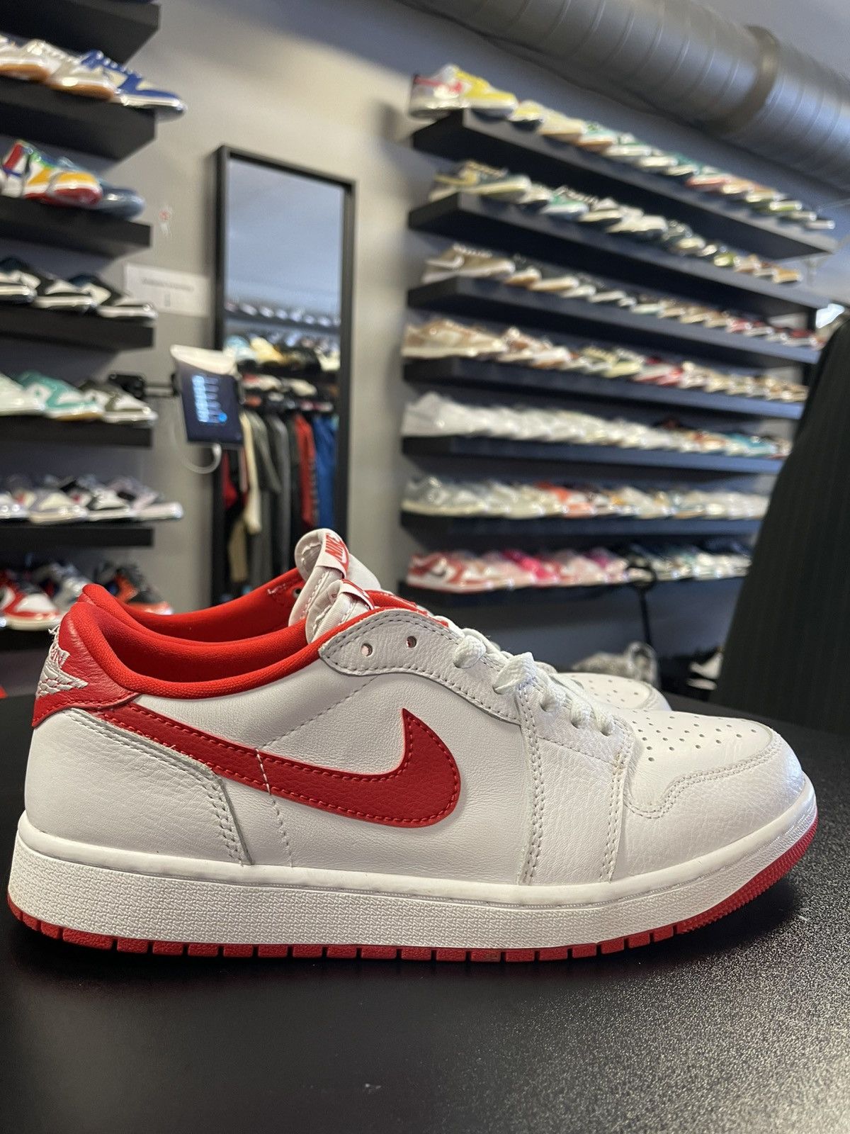 Jordan Brand Size 10 - Jordan 1 Low Retro University Red Clean! Size US 10 / EU 43 - 3 Thumbnail