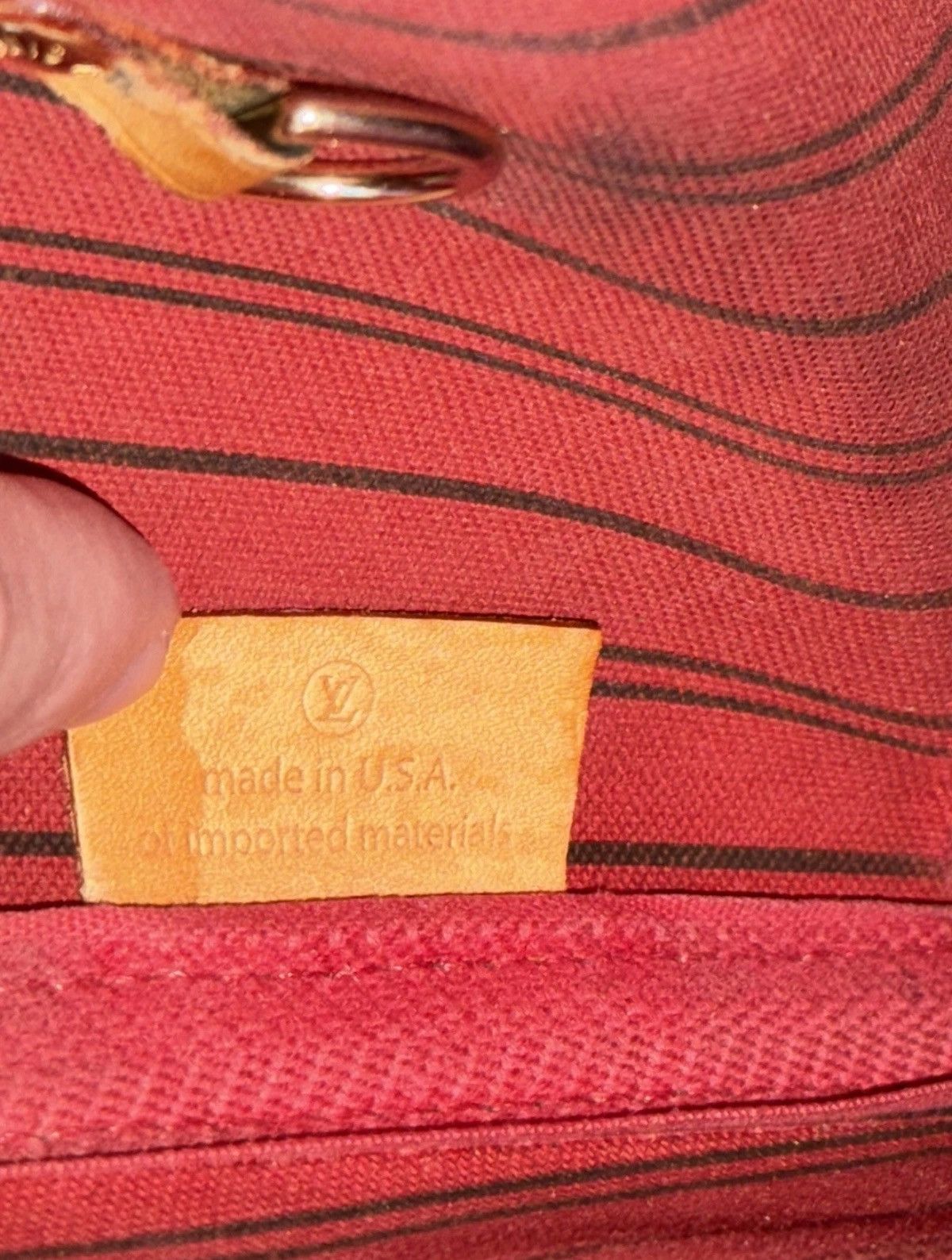 Louis Vuitton Louis Vuitton Monogram Purse Articles de Voyage Red Interior Size ONE SIZE - 13 Thumbnail