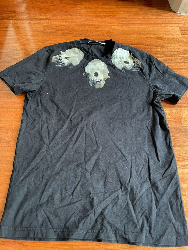 Givenchy Givenchy Skull Neckline Tee, Size S Size US S / EU 44-46 / 1 - 1 Thumbnail