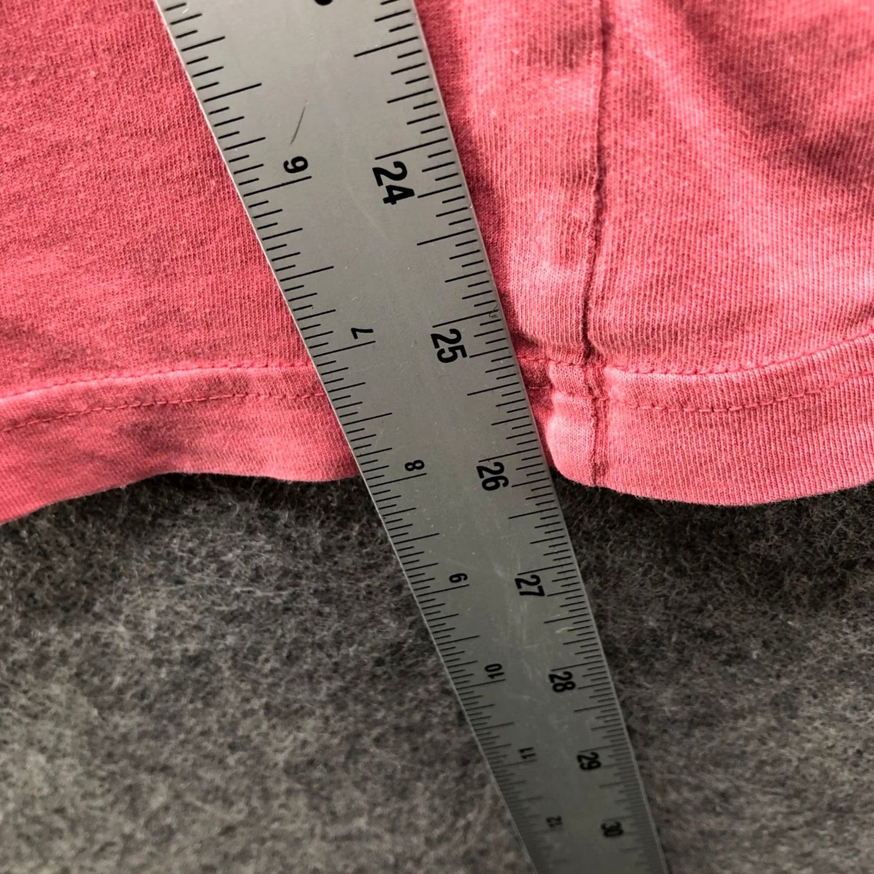 Uniqlo VINTAGE Uniqlo UT Disney Mickey Mouse T Shirt Mens L Pink Short Sleeve Crewneck Cotton Size US L / EU 52-54 / 3 - 6 Thumbnail