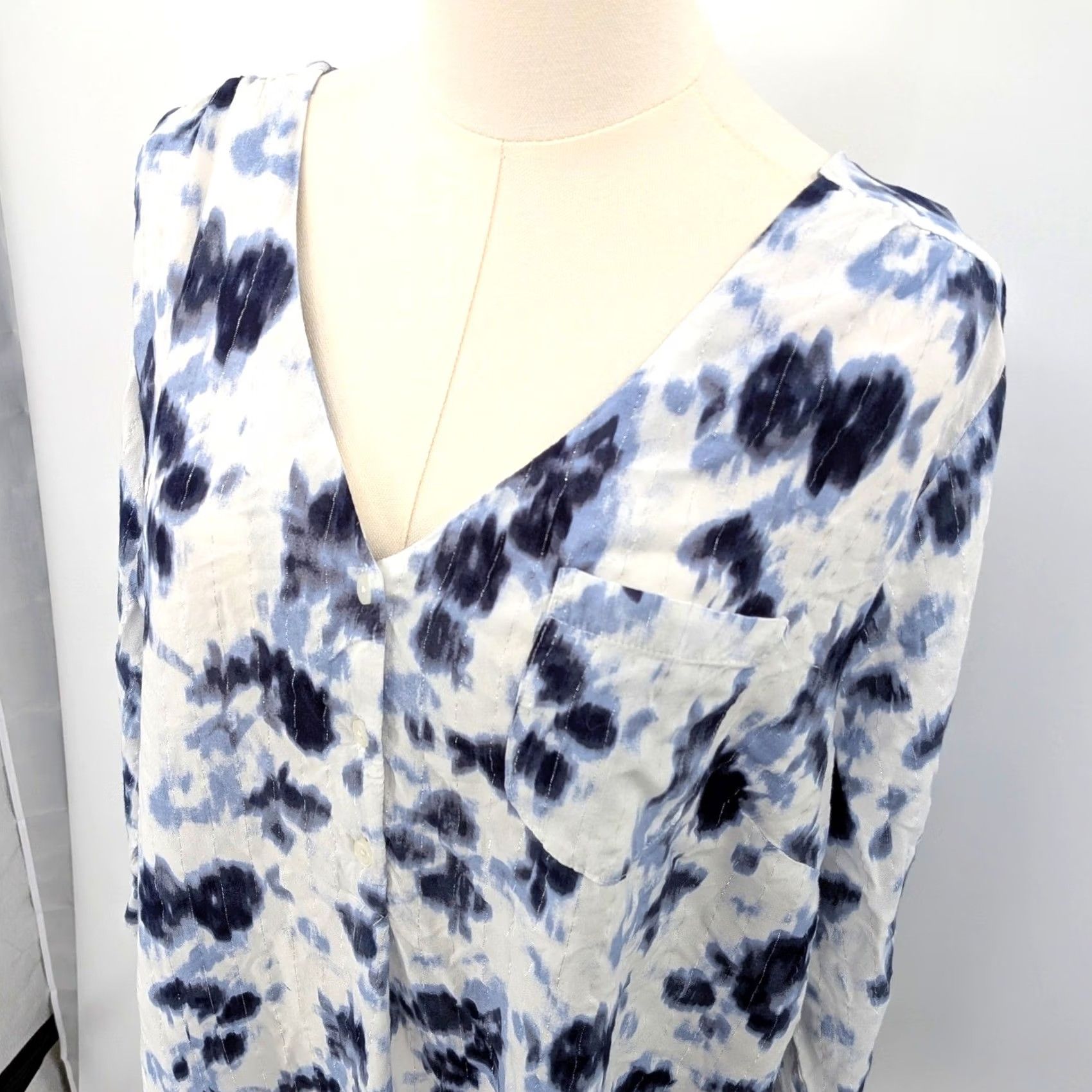FRED Fred David Blue Floral Rayon Tunic Blouse 2X White Spring Silver Metallic Size XXL / US 16-18 / IT 52-54 - 5 Thumbnail