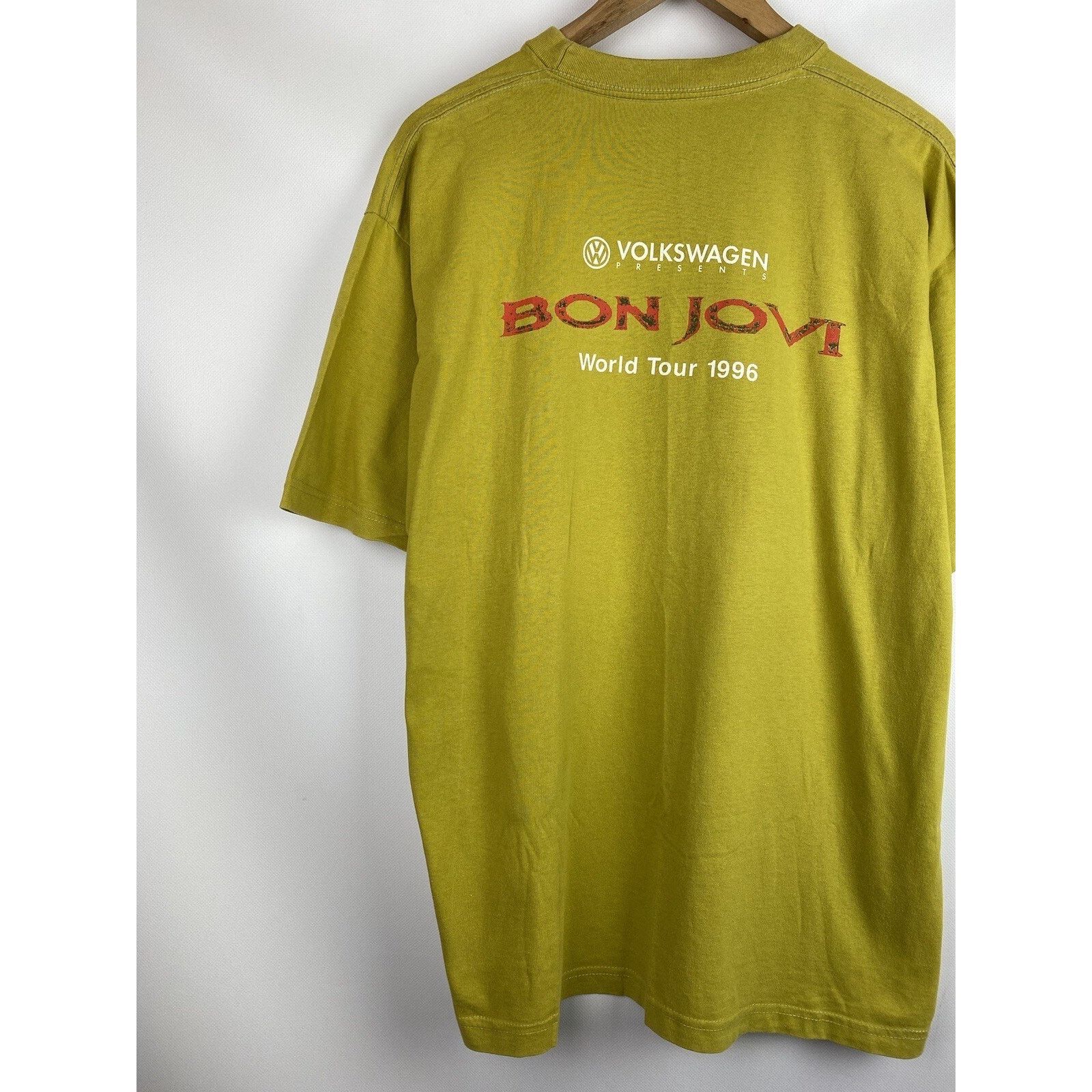 Band Tees Bon Jovi vintage 90s World Tour 1996 band t shirt size ~ xl Size US XL / EU 56 / 4 - 11 Thumbnail