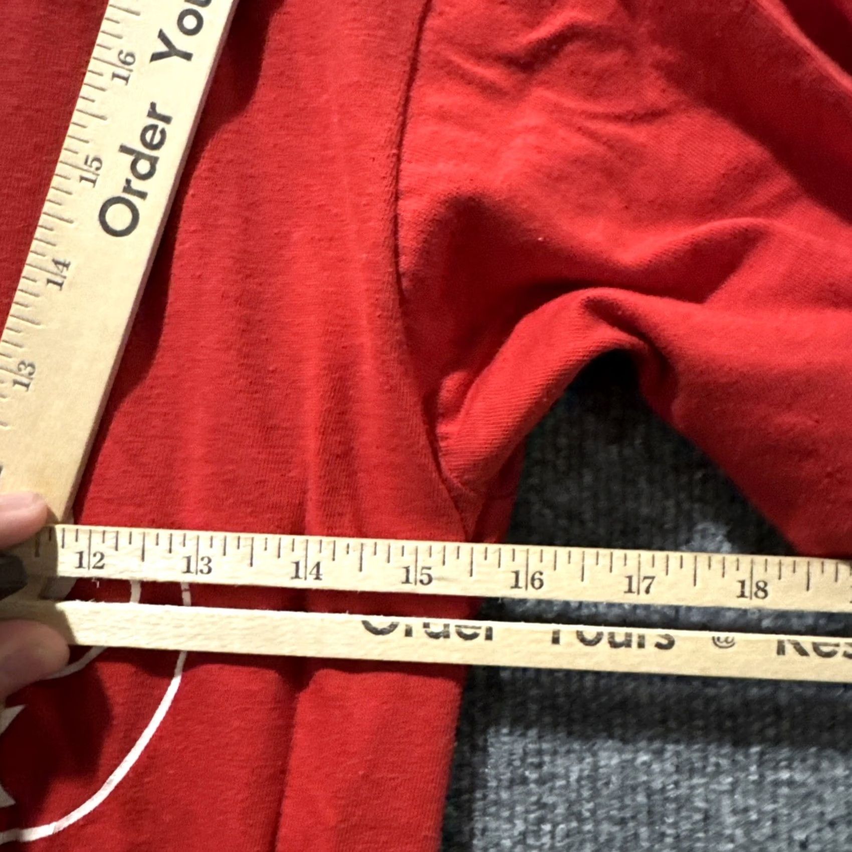 Wilson VINTAGE Maxie’s Royal Oak Restaurant T-Shirt Size M Red 80’s Quarter Button Up Mens Size US M / EU 48-50 / 2 - 6 Thumbnail