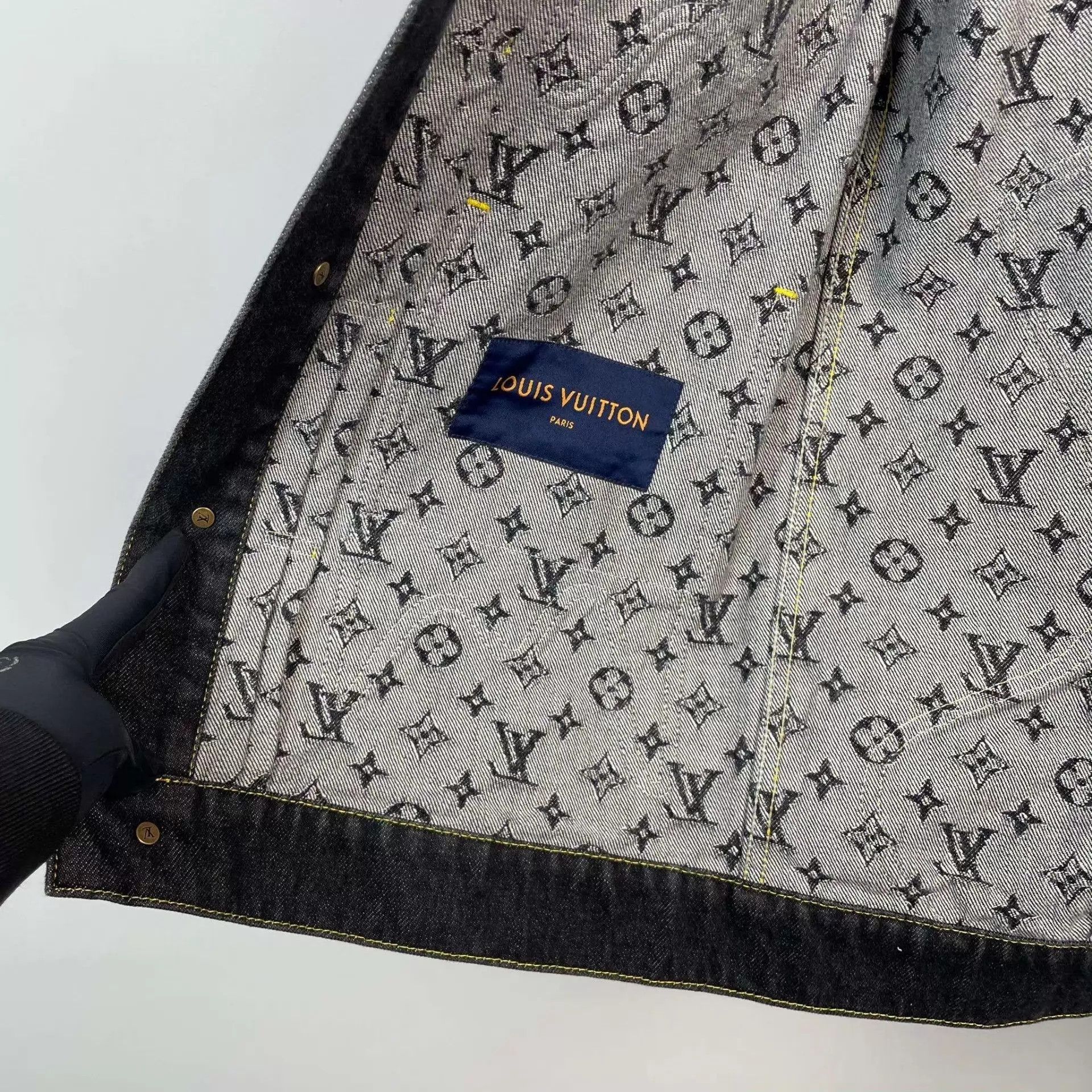 Louis Vuitton LV 97 New Denim All Over Logo Jacket Size US S / EU 44-46 / 1 - 7 Thumbnail