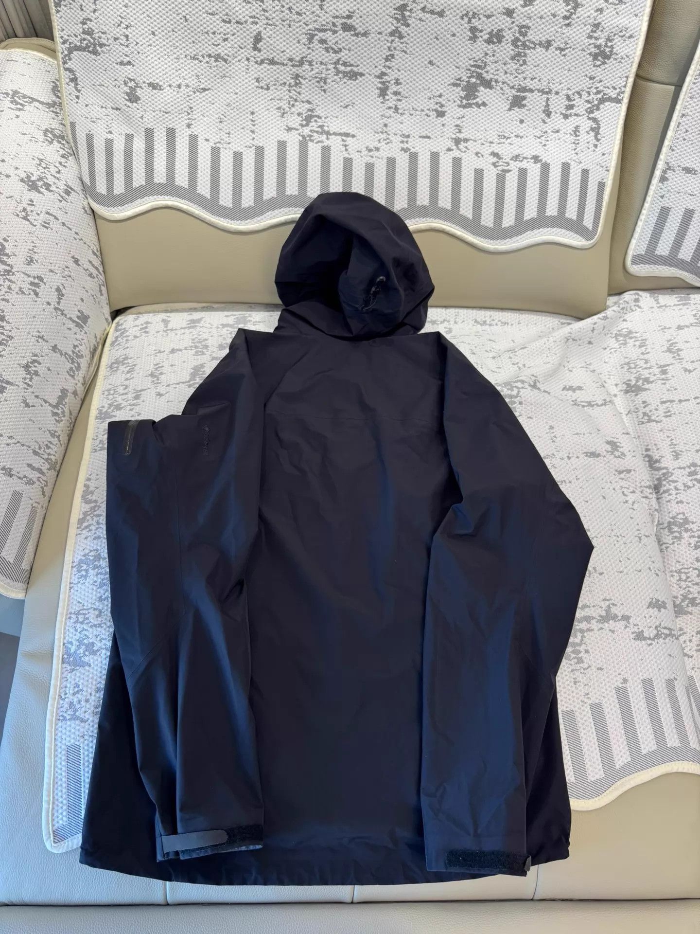 Arc'teryx Arcteryx Beta Gore-Tex Hard Shell Jacket L Size US L / EU 52-54 / 3 - 4 Thumbnail