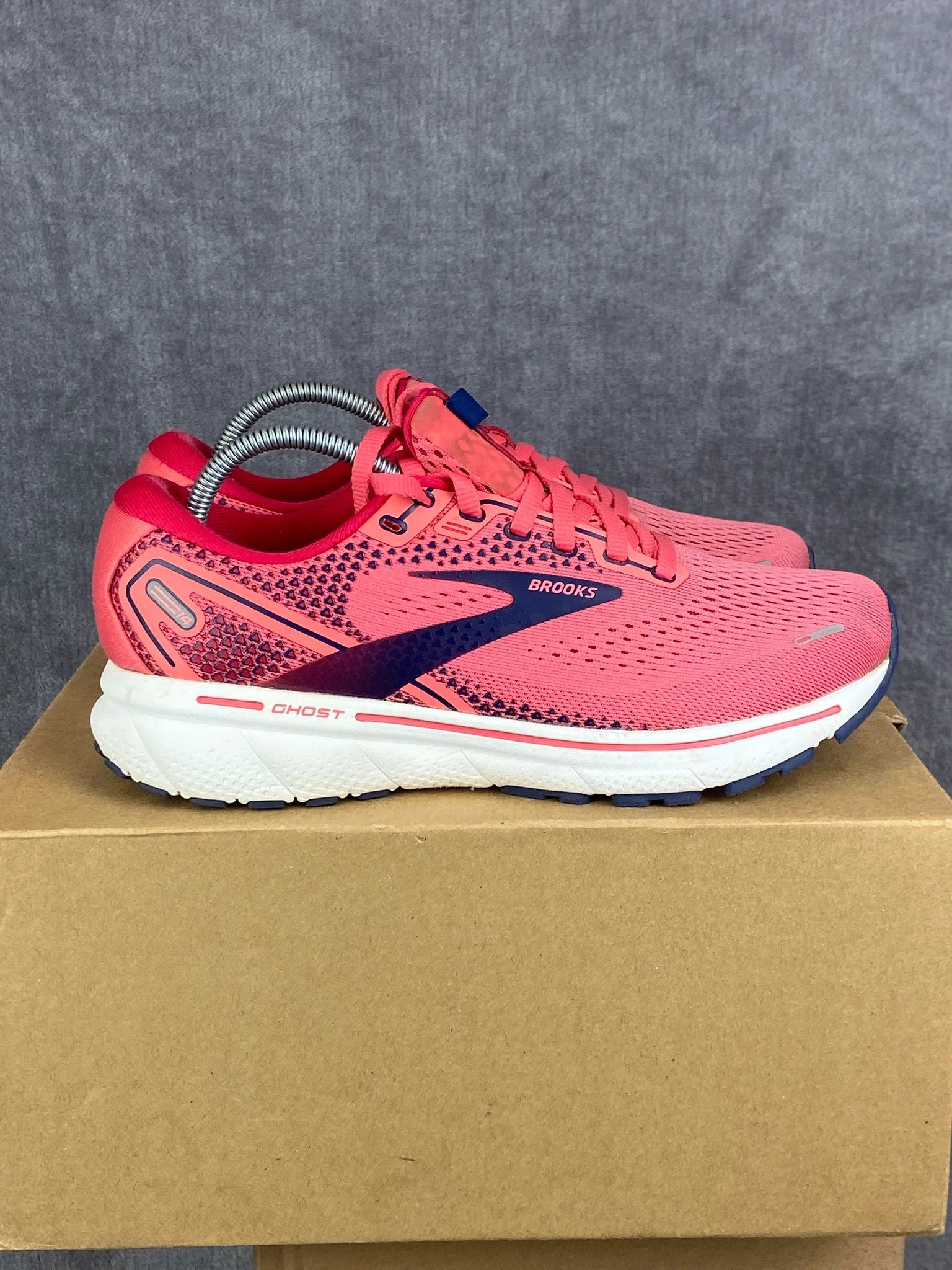 Brooks Brooks Hyperion GTS pink lightweight running sneakers Size US 5.5 / EU 38 - 6 Thumbnail