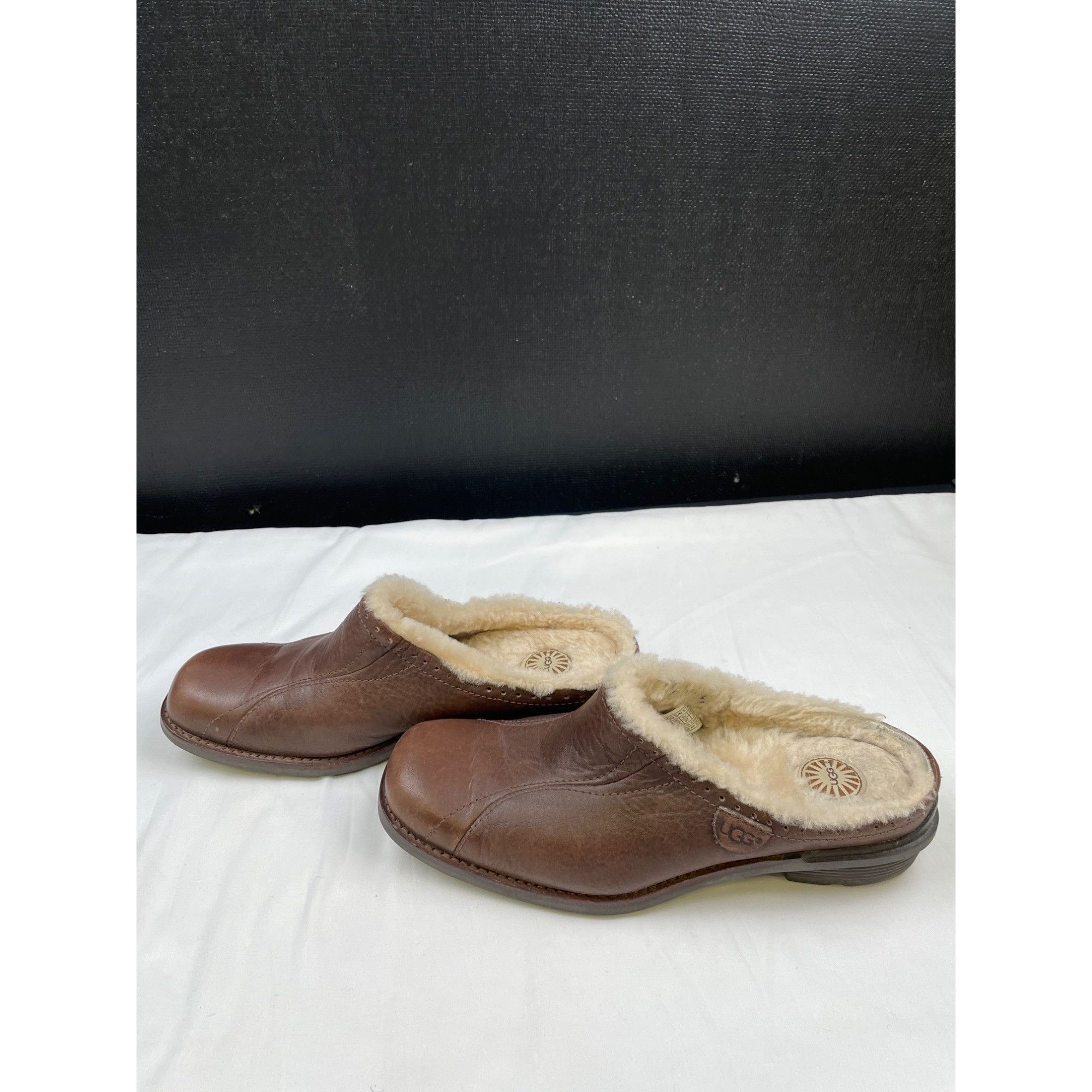 Ugg UGG Women's Brown Leather Mules Shoes/ Slip On Size 6 SKU 40 Size US 6 / IT 36 - 3 Thumbnail
