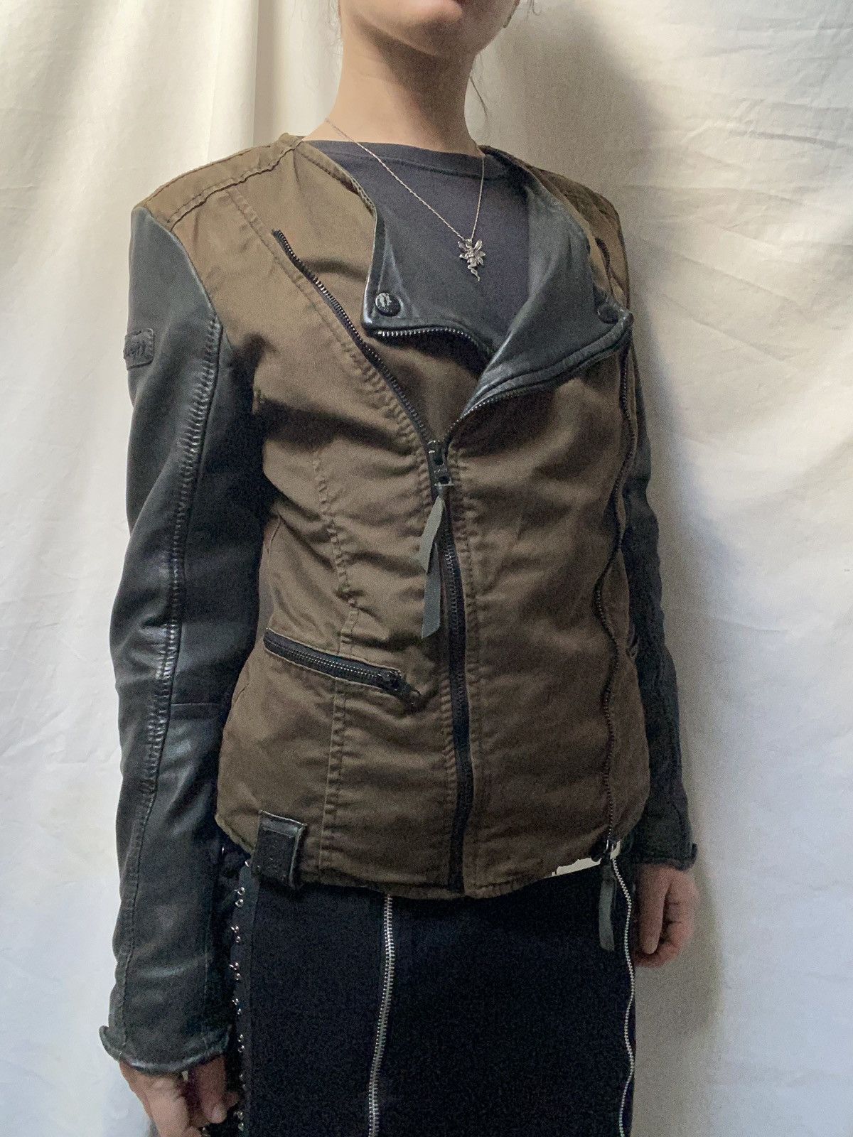 tigha Asymmetrical leather jacket Size M / US 6-8 / IT 42-44 - 1 Thumbnail