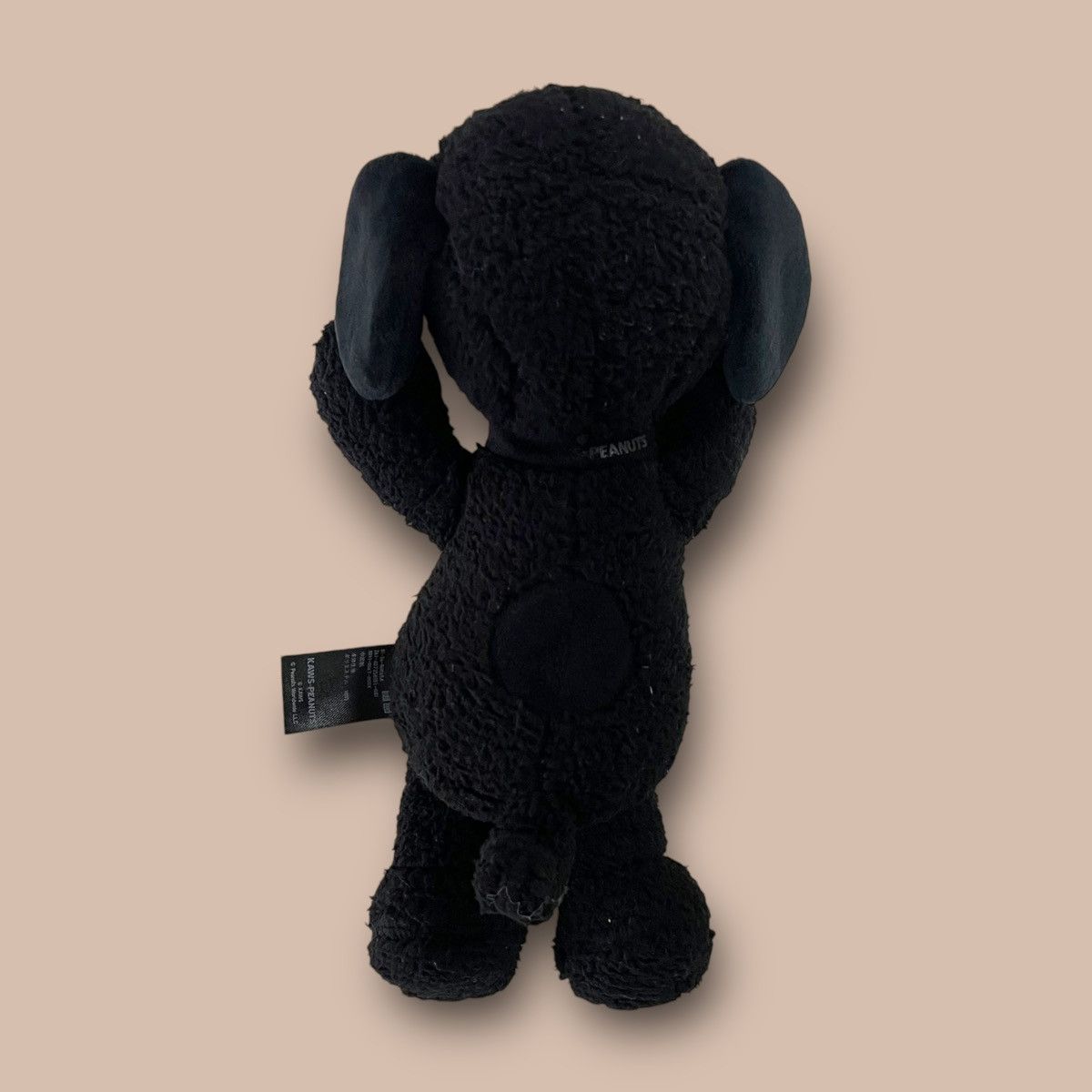 Kaws × Peanuts × Uniqlo KAWS x Uniqlo x Peanuts Snoopy Plush (Small) Dolls Size ONE SIZE - 4 Thumbnail