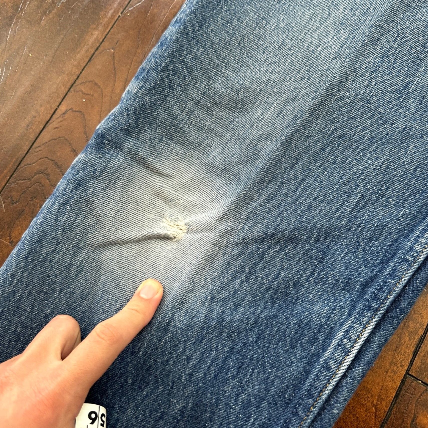 Levi's VINTAGE Levi's 501 Jeans 36x36 Blue Light Wash Straight 90s Mens Size US 36 / EU 52 - 4 Thumbnail