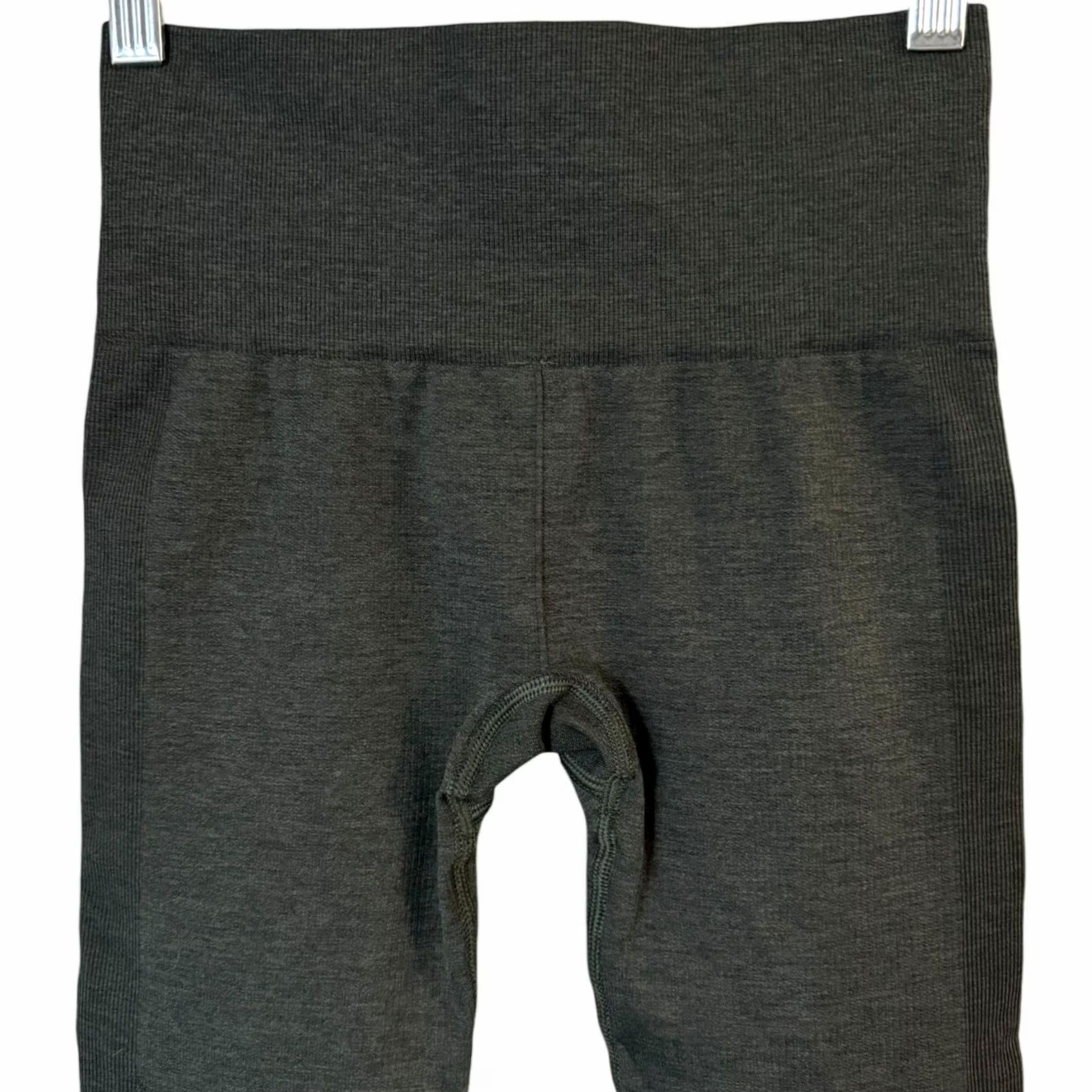 Lululemon Lululemon Seamlessly Street Crop Capri Legging Green Women's 2 Athletic Yoga Gym Size 26" / US 2 / IT 38 - 7 Thumbnail