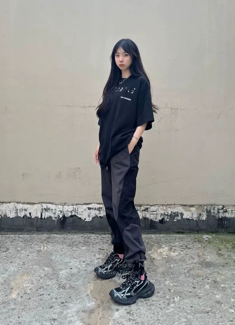 Balenciaga Balenciaga Logo Letter Print Round Neck Short Sleeve T-Shi Size US M / EU 48-50 / 2 - 7 Thumbnail
