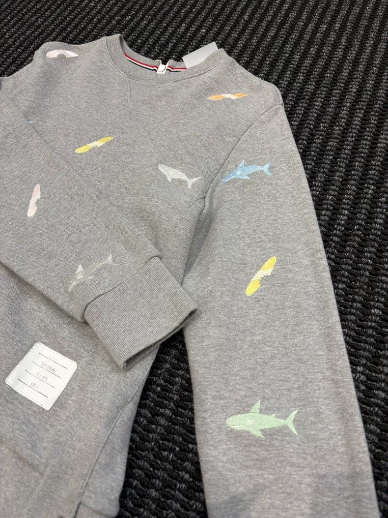 Thom Browne Thom Browne Shark embroidered hoodie Size US L / EU 52-54 / 3 - 3 Thumbnail