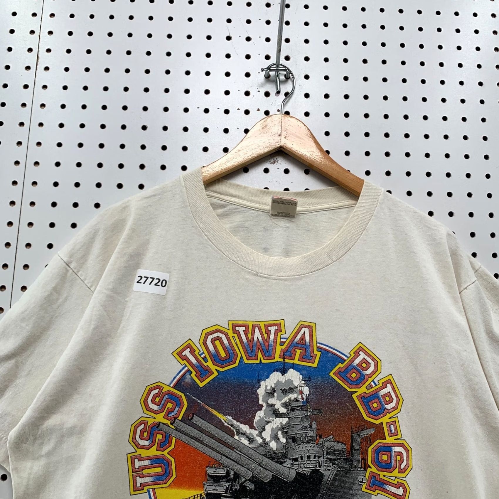 Fruit Of The Loom VINTAGE 80s USA Navy Shirt White Single Stitch USS IOWA BB 61 Large Fruit of the Loom T-Shirt Size US L / EU 52-54 / 3 - 5 Thumbnail