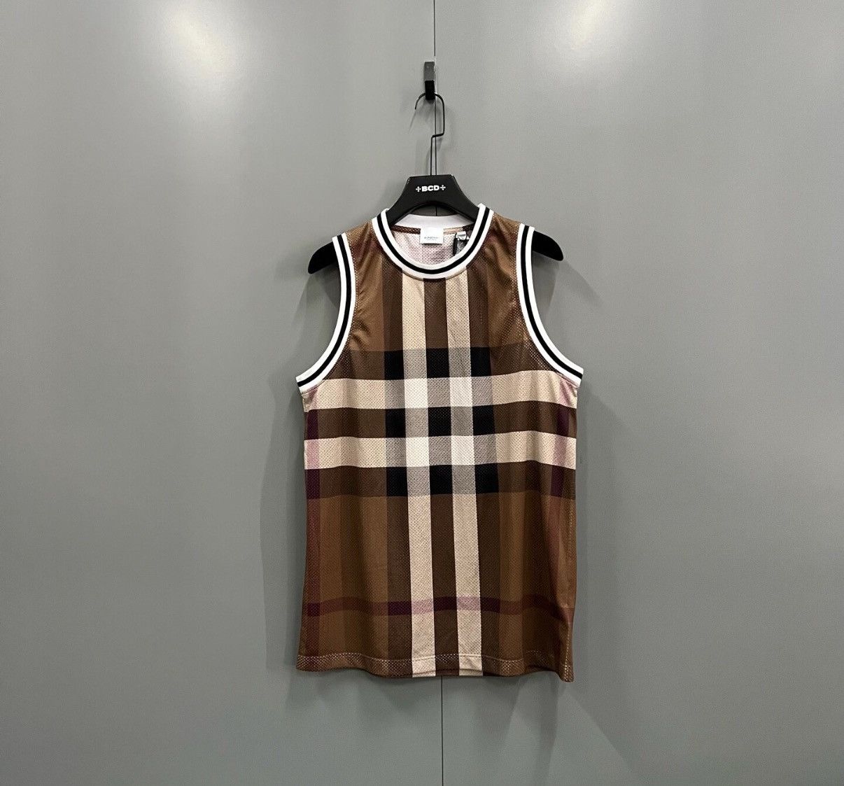 Burberry Burberry Check Round Neck Mesh Vest J41 Size US M / EU 48-50 / 2 - 1 Thumbnail
