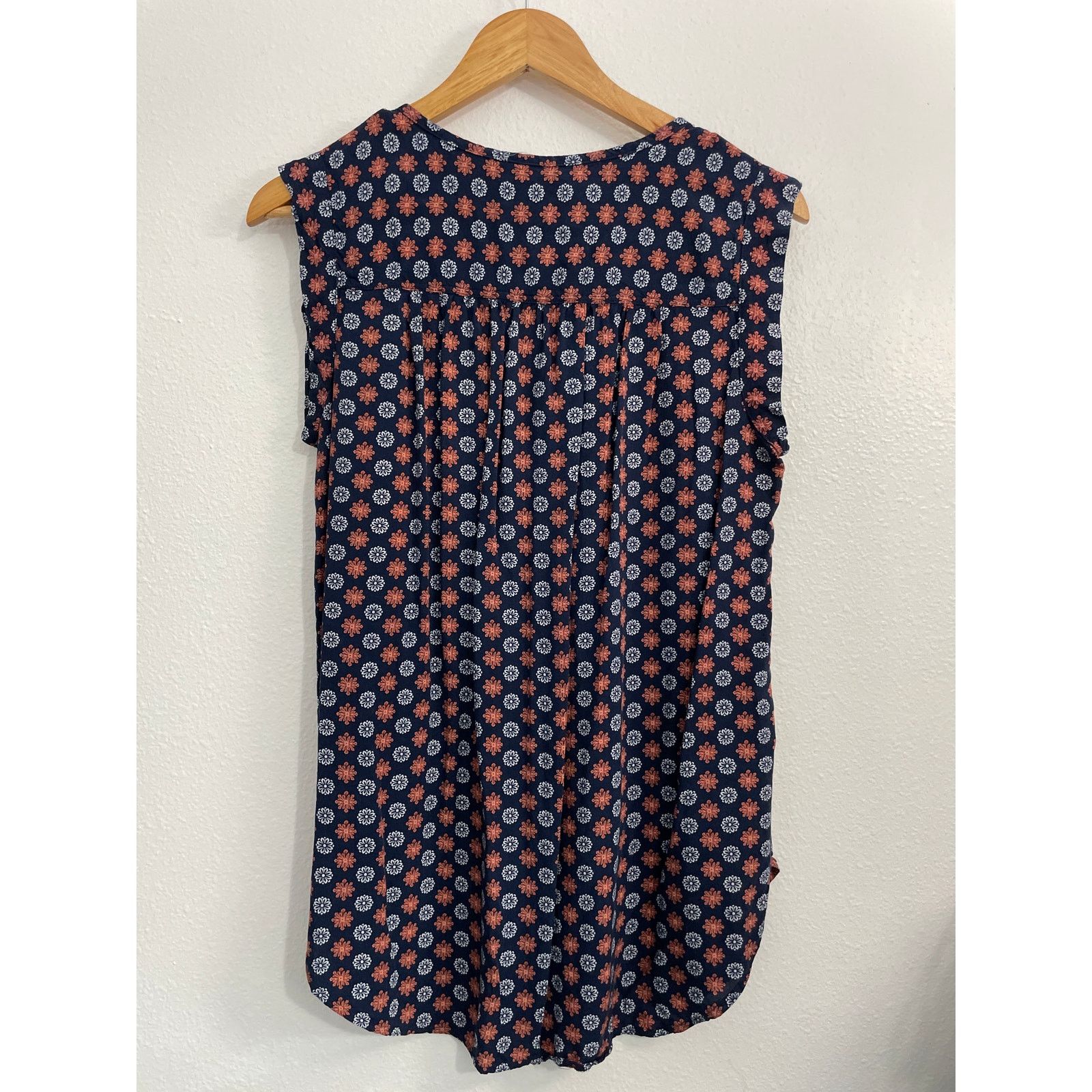 Loft Loft Navy Mosaic Floral Split Neck Sleeveless Blouse Size M / US 6-8 / IT 42-44 - 6 Thumbnail