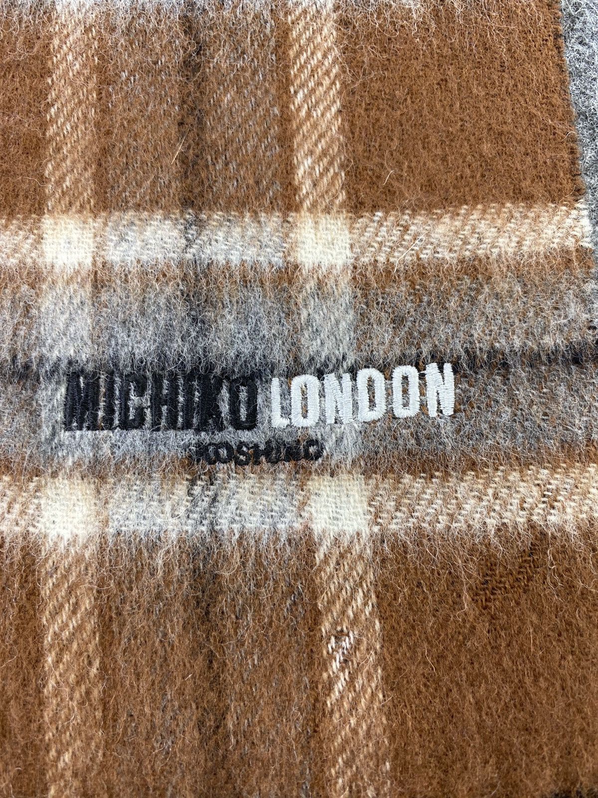 Michiko Koshino London Michiko Koshino London Scarf / Muffler / Neckwear -T559 Size ONE SIZE - 6 Thumbnail