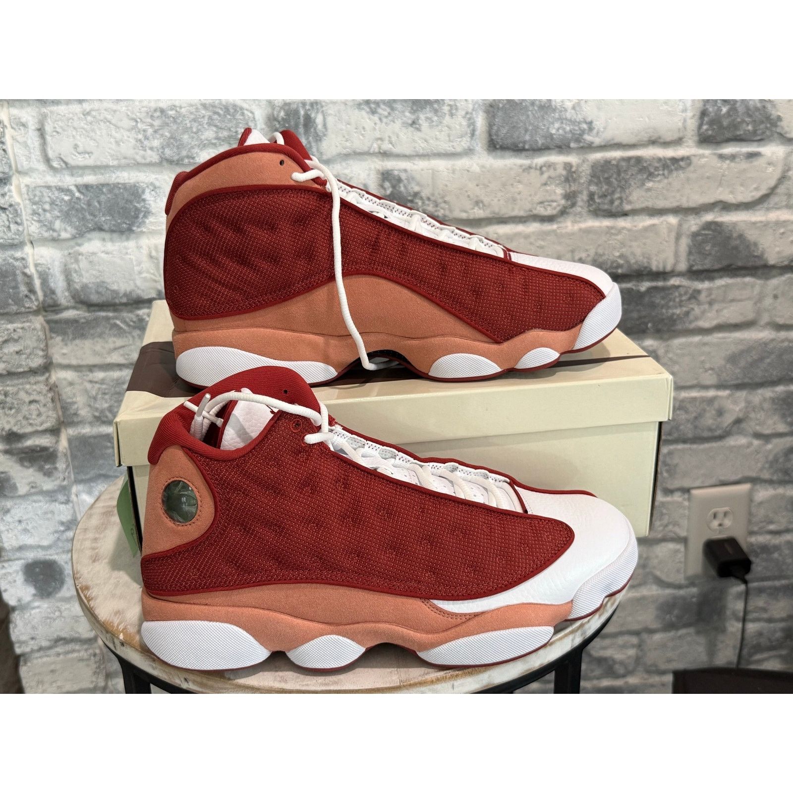 Jordan Brand Jordan 13 Retro Dune Red Size 10 DJ5982-601 DS Size US 10 / EU 43 - 1 Thumbnail