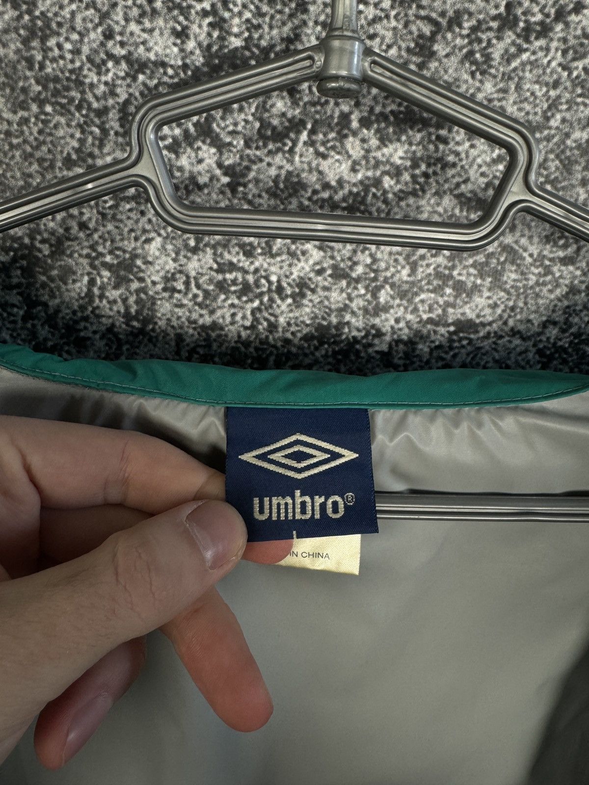 Umbro UMBRO Vintage Nylon Jacket Windbreaker Retro 90s Size L Size US L / EU 52-54 / 3 - 8 Thumbnail