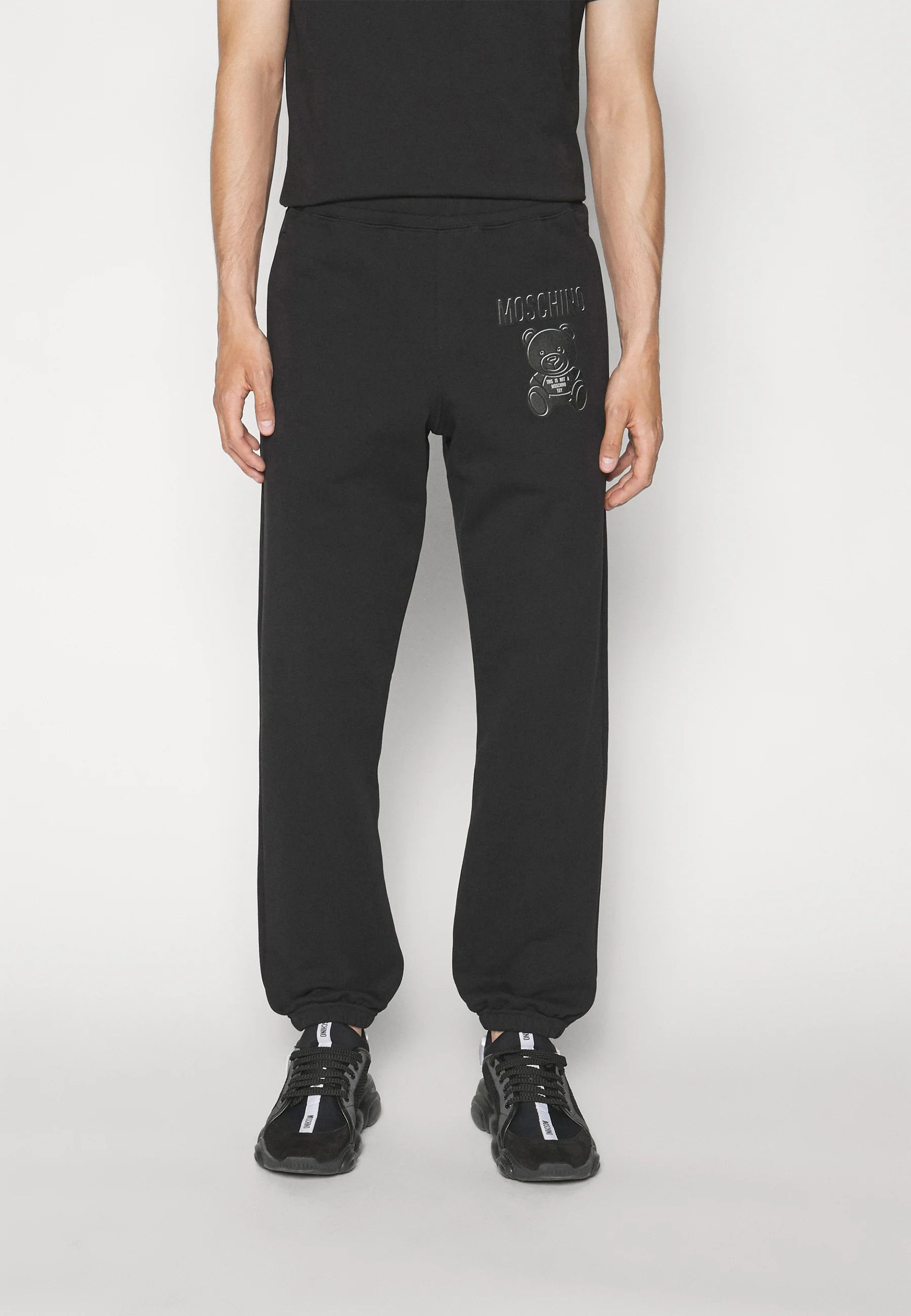 Moschino o1y0225 Logo Jogger & Sweatpant in Black Size US 32 / EU 48 - 3 Thumbnail