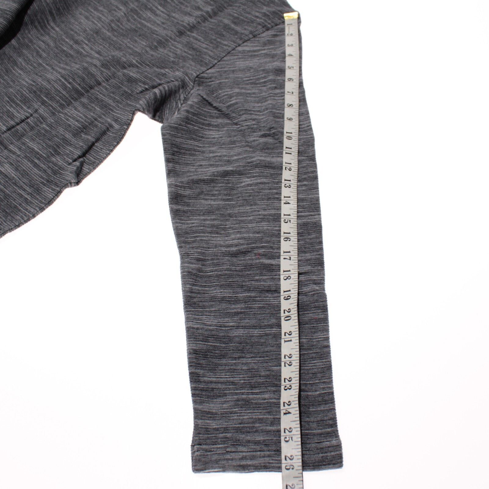 Robert Graham Robert Graham Sweater Size US L in Gray Size US L / EU 52-54 / 3 - 5 Thumbnail
