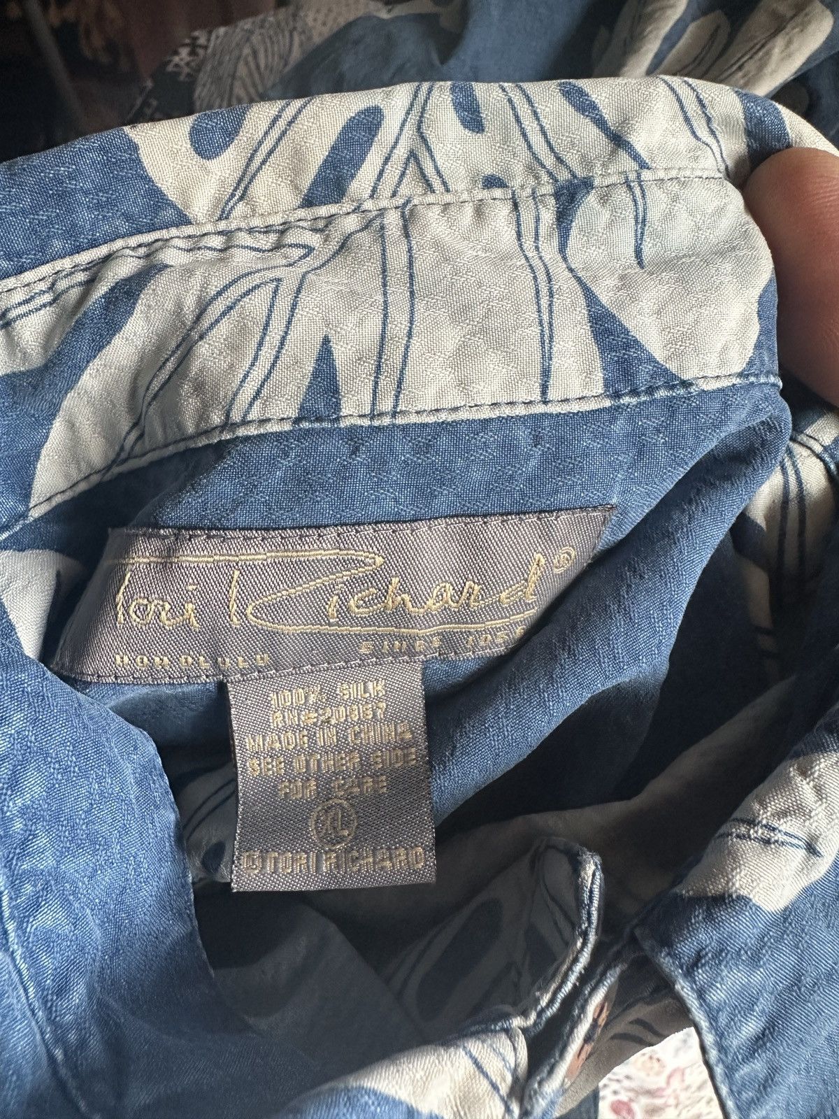 Tori Richard PreOwned Tori Richard Hawaiian Print Blue/White Men's XL Size US XL / EU 56 / 4 - 4 Thumbnail