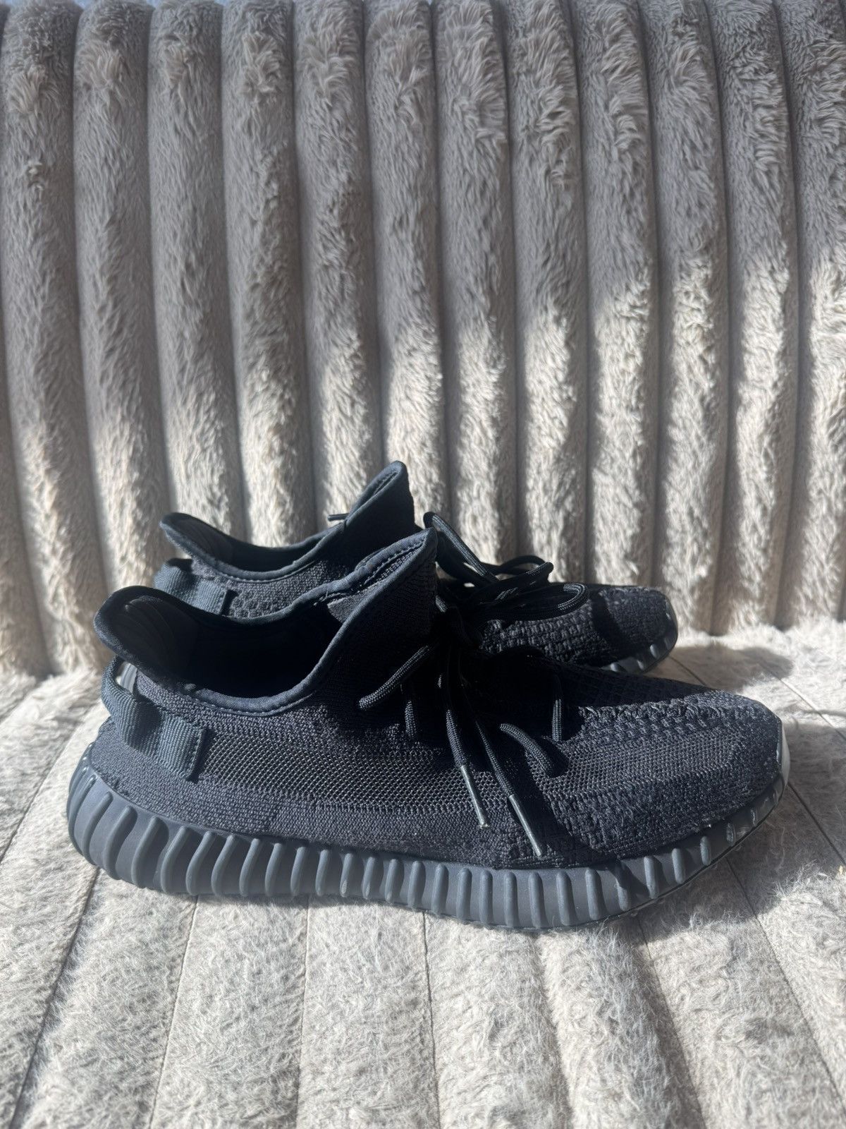 Yeezy Adidas Yeezy 350 V2 Onyx Size US 11.5 / EU 44-45 - 1 Thumbnail