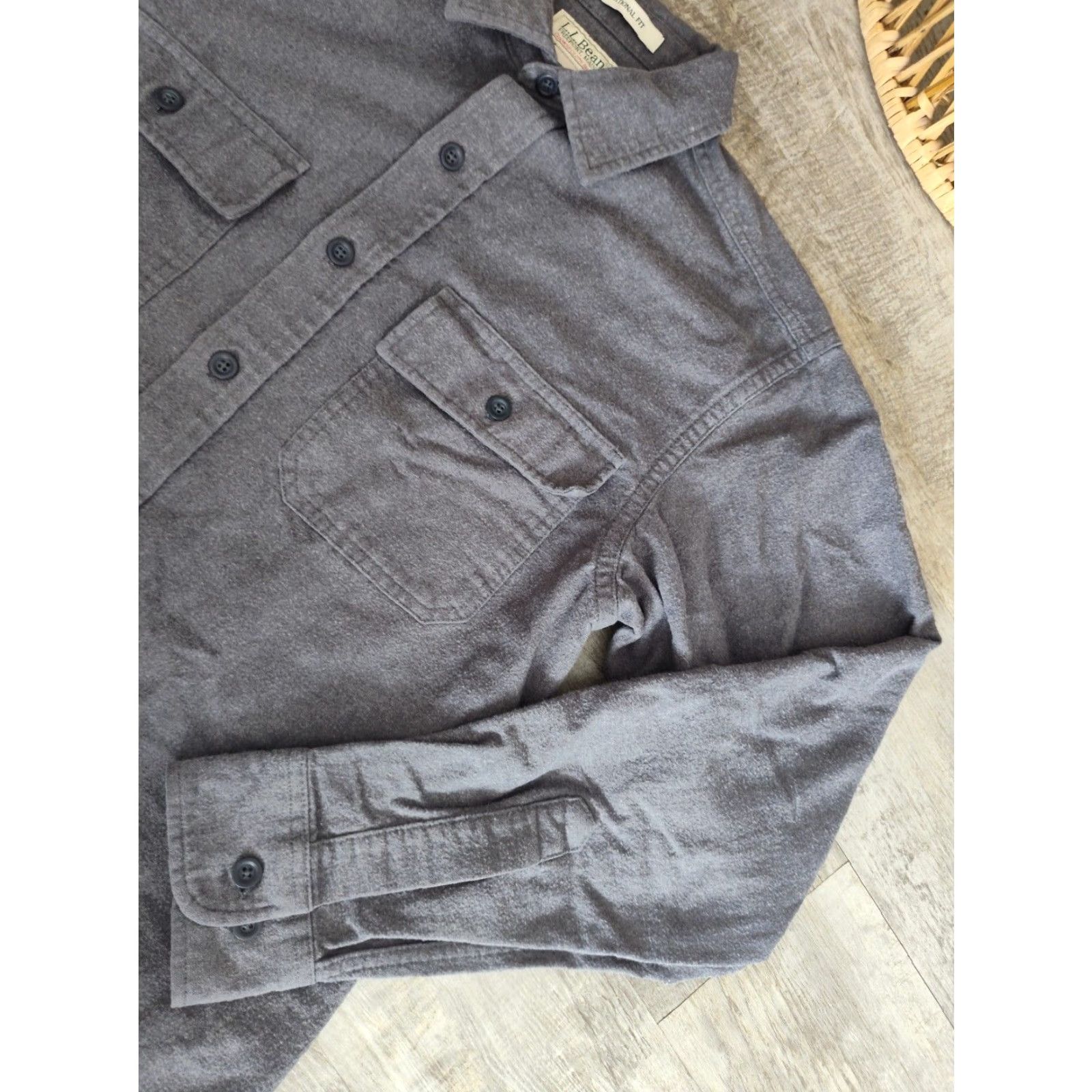 Vintage VINTAGE L.L.Bean Chamois Button-Up Shirt Mens Medium Gray Heavyweight Long Sleeve Pockets 90s Outdoor Classic Size US M / EU 48-50 / 2 - 4 Thumbnail