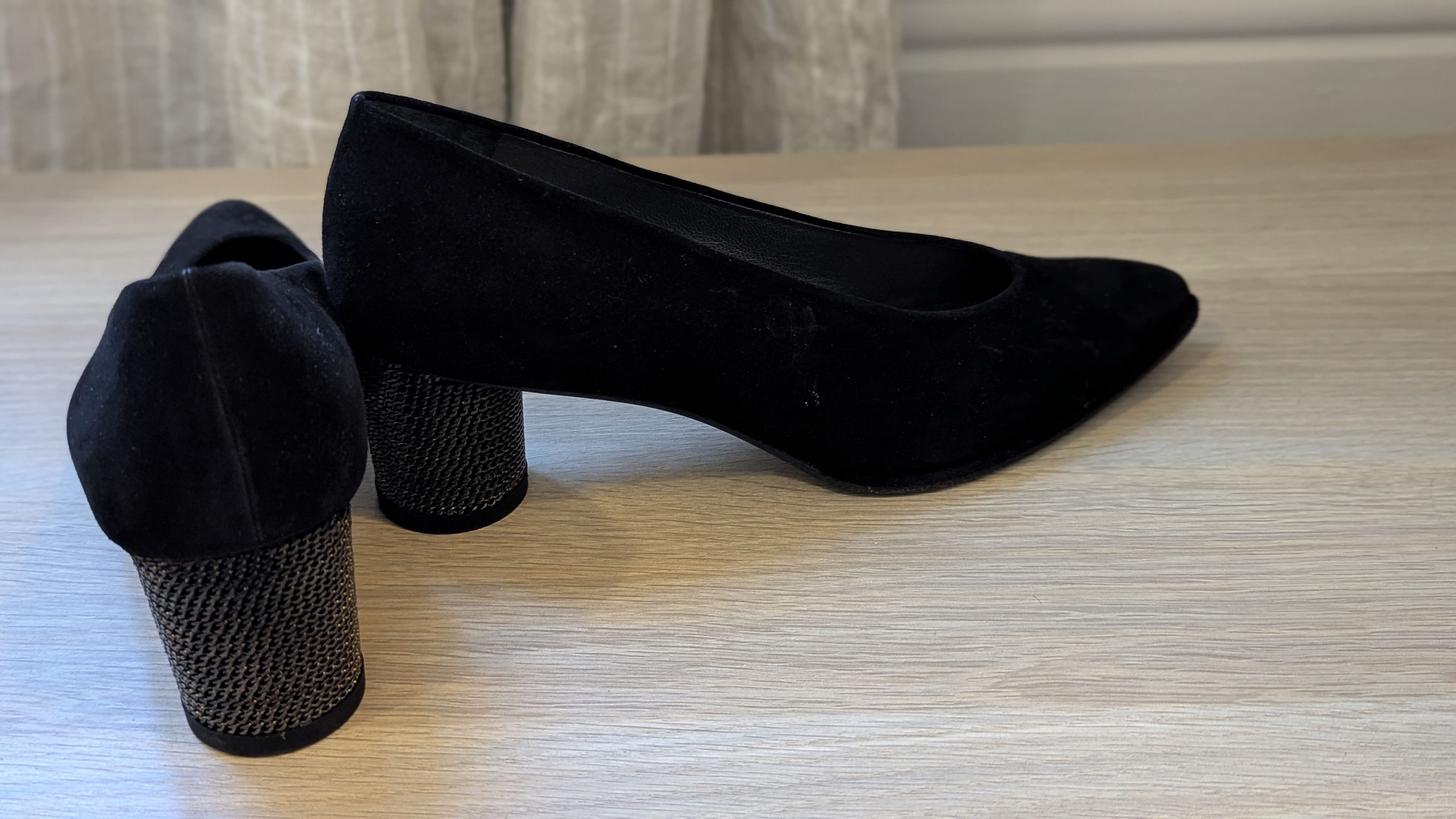 Stuart Weitzman black metal chain heal Size US 7 / IT 37 - 1 Thumbnail