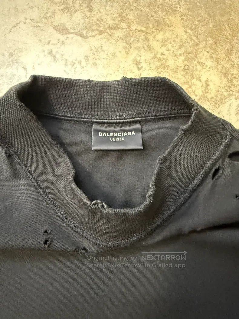 Balenciaga Balenciaga Logo Printed Distressed Crew Neck Short Sleeve Size US S / EU 44-46 / 1 - 3 Thumbnail