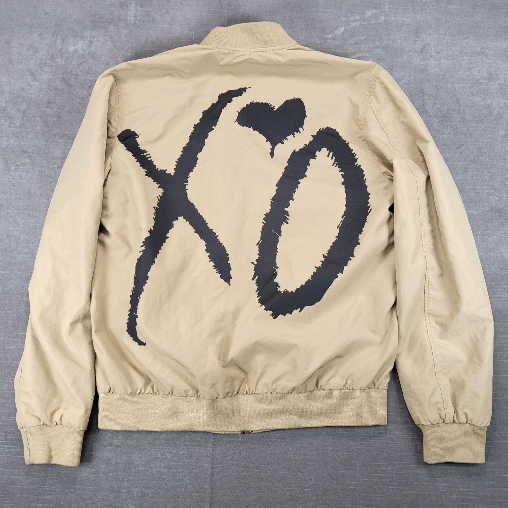 H&M H&M XO Mens Medium The Weeknd Tan Bomber Jacket Beige Full Zip Graphic Back Jacket Size US M / EU 48-50 / 2 - 2 Thumbnail