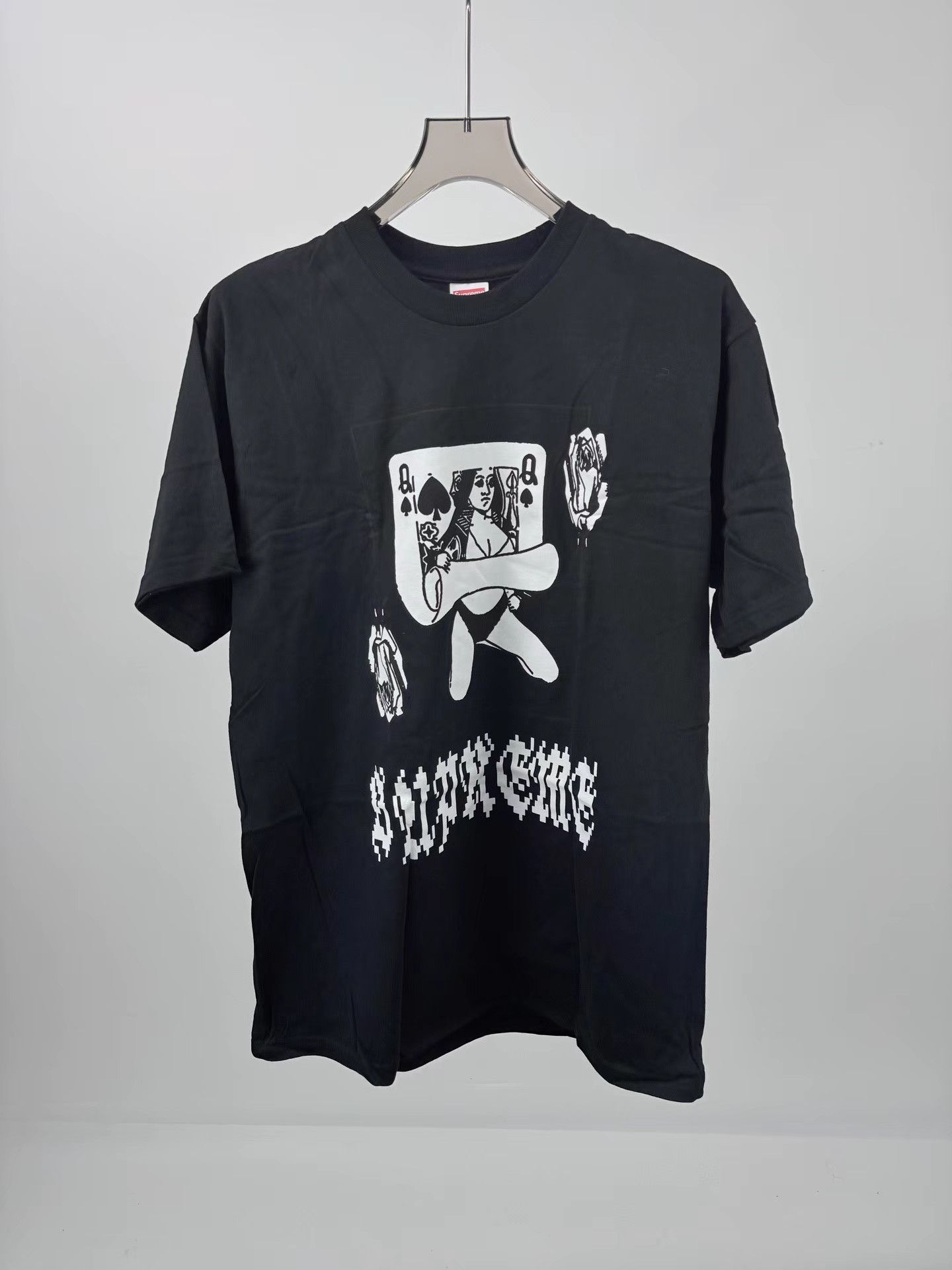 Supreme SUPREME Queen Card Print Short Sleeve Tee Size US L / EU 52-54 / 3 - 1 Thumbnail