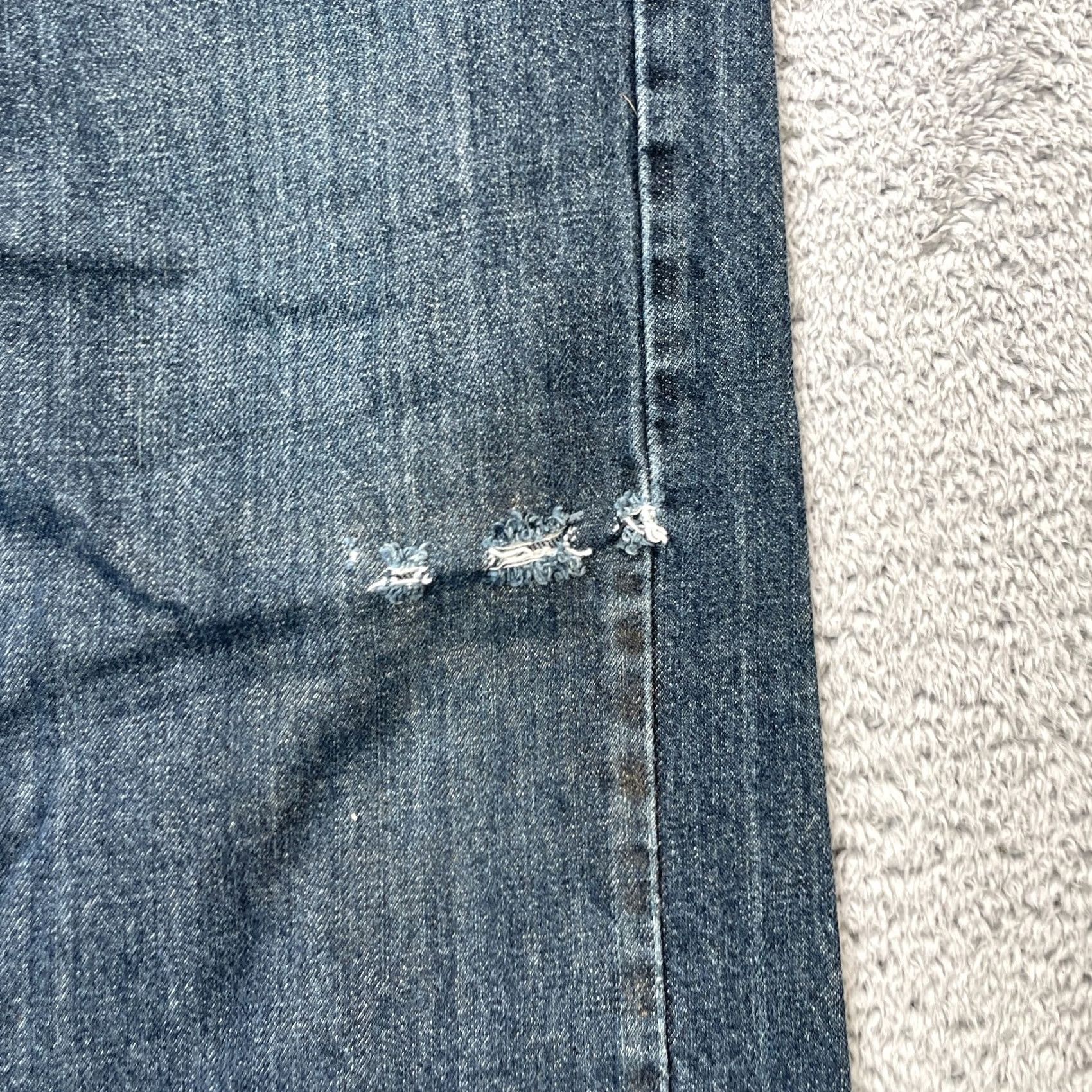 Levi's Levi's Jeans Mens 32x30 Blue Denim Relaxed Fit 5-Pocket Logo Straight Leg Dark Wash BOTTOMS Mens Regular Size 32 Inseam 26.5 in Denim Jeans Size US 32 / EU 48 - 3 Thumbnail
