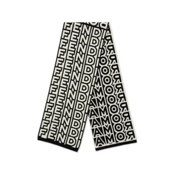 o1loc1c0824 Size: OS / Scarf in Black/White