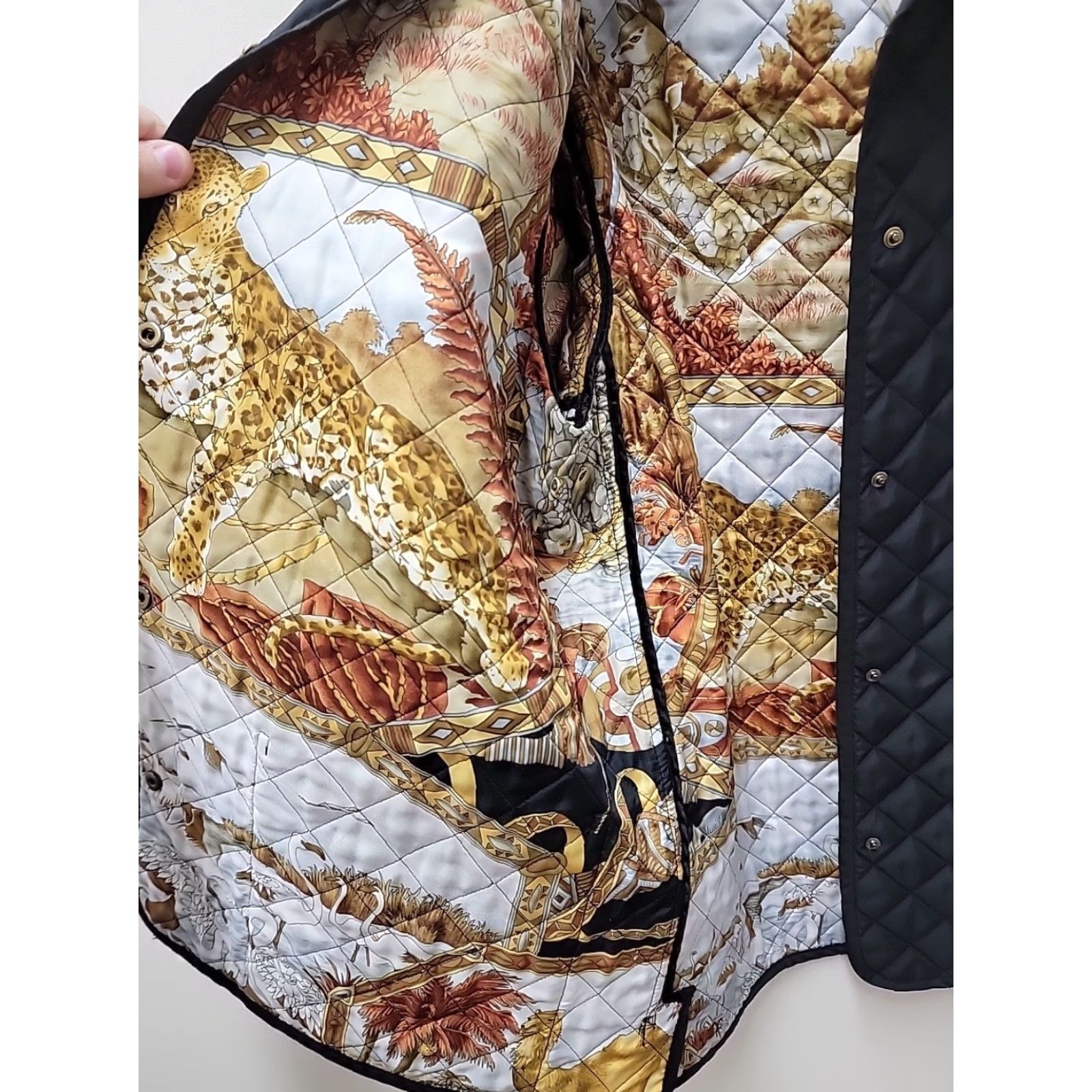 Salvatore Ferragamo VINTAGE Salvatore Ferragamo Lightweight Quilted Jacket Womens L Black Quilted Jacket Womens L Size L / US 10 / IT 46 - 4 Thumbnail