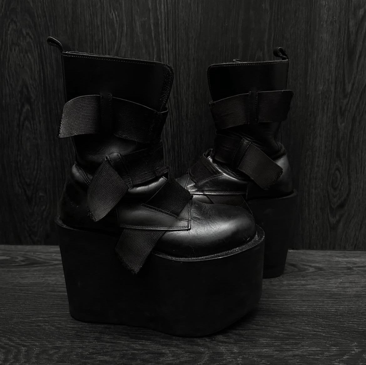 靴 Koji Kuga Big Oval Toe Heel Loafer Koji Kuga Chainsaw Toe Heel Loafer - メルカリ