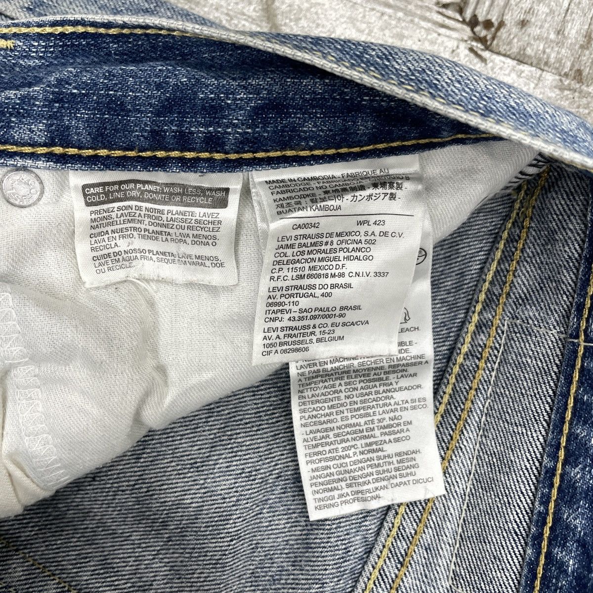 Levi's Vintage Levis 505 Distressed Blue Light Wash wc 368 Size US 32 / EU 48 - 7 Thumbnail