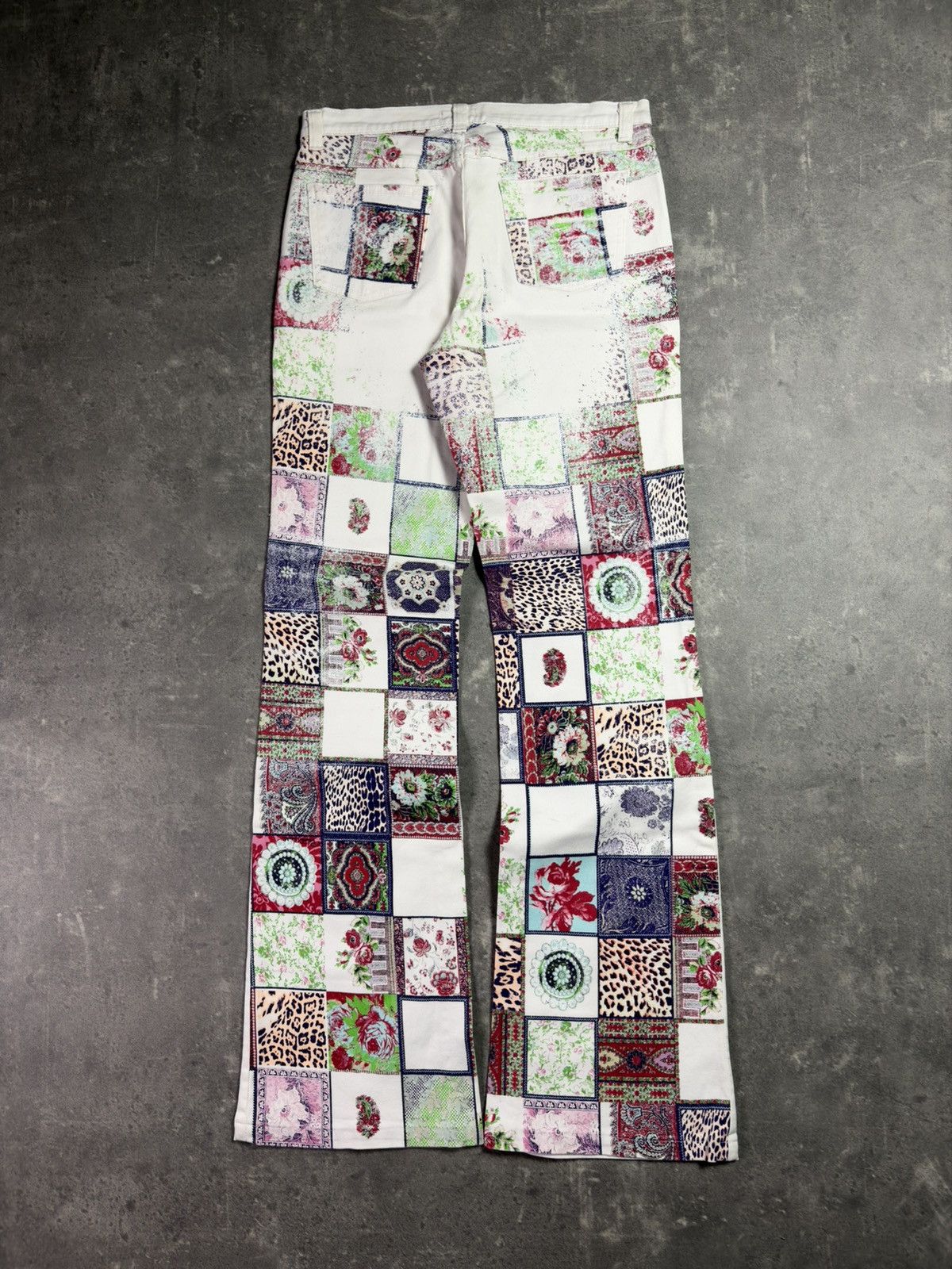 Roberto Cavalli 00s Roberto Cavalli Angels Printed Flared Denim Jeans 28 27 Size 28" / US 6 / IT 42 - 1 Thumbnail