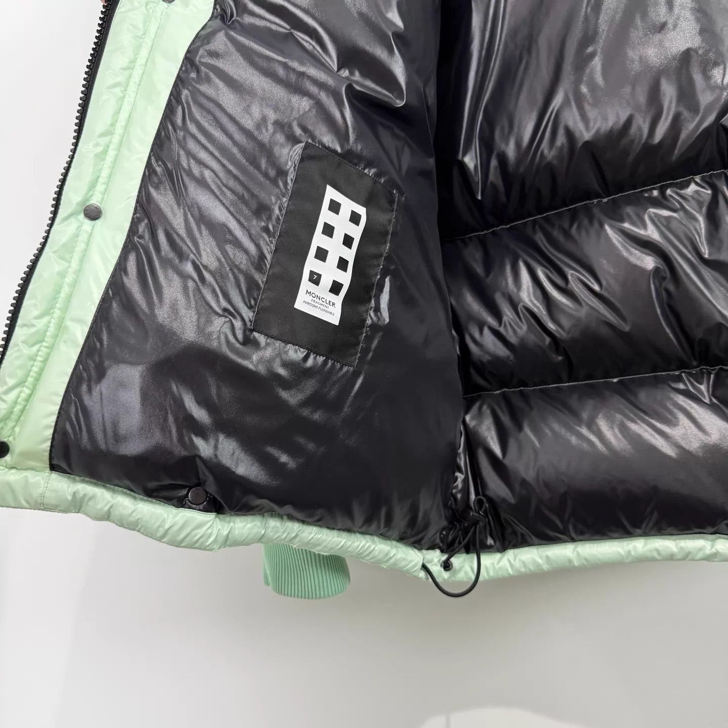 Moncler Green Puffer Jacket with Hood - Size M Size US M / EU 48-50 / 2 - 8 Thumbnail