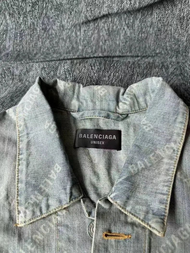 Balenciaga Balenciaga All-Over Print Denim Jacket. Size US L / EU 52-54 / 3 - 3 Thumbnail