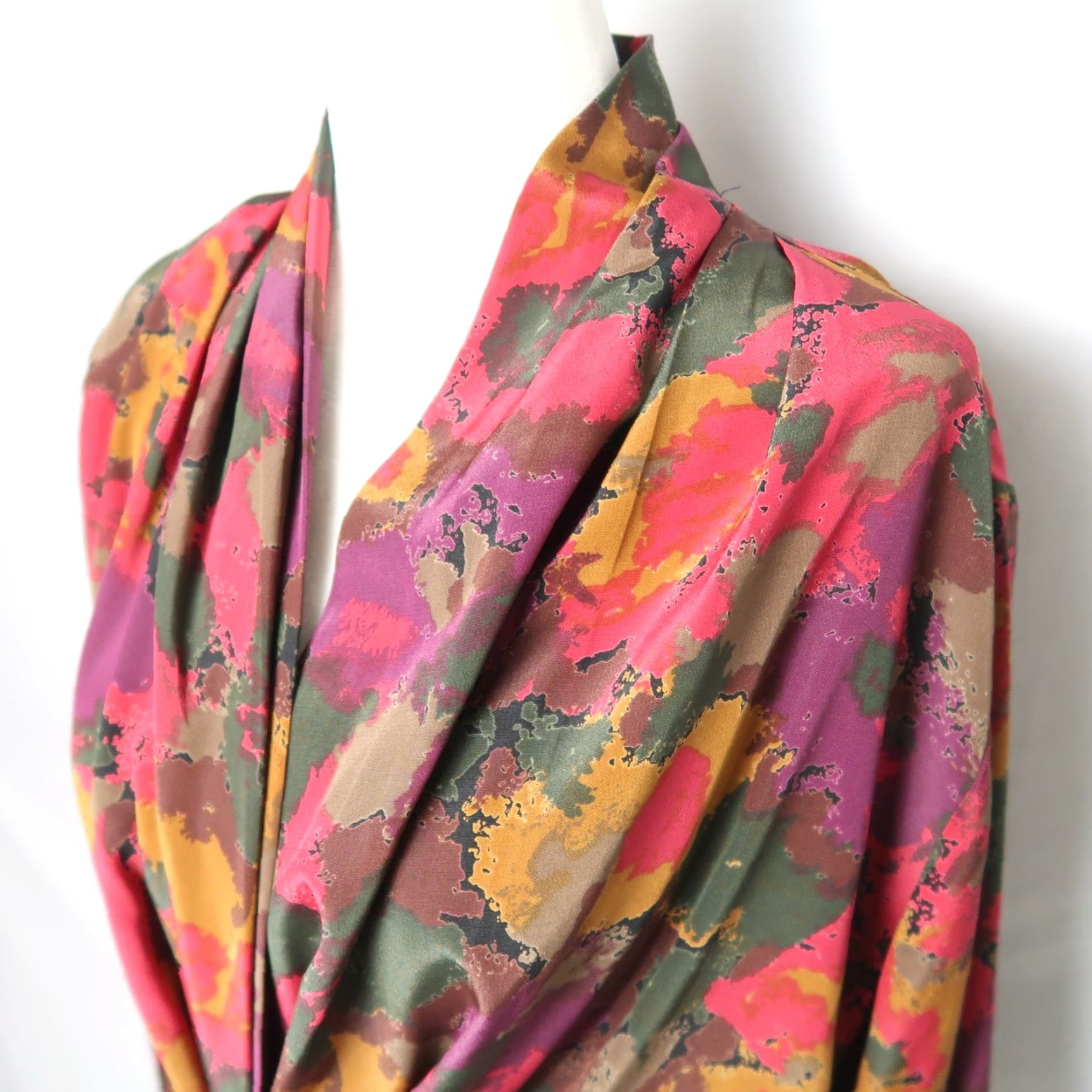 Vintage VINTAGE 90s Impressions pink and green abstract print shawl collar blouse M Size M / US 6-8 / IT 42-44 - 2 Thumbnail