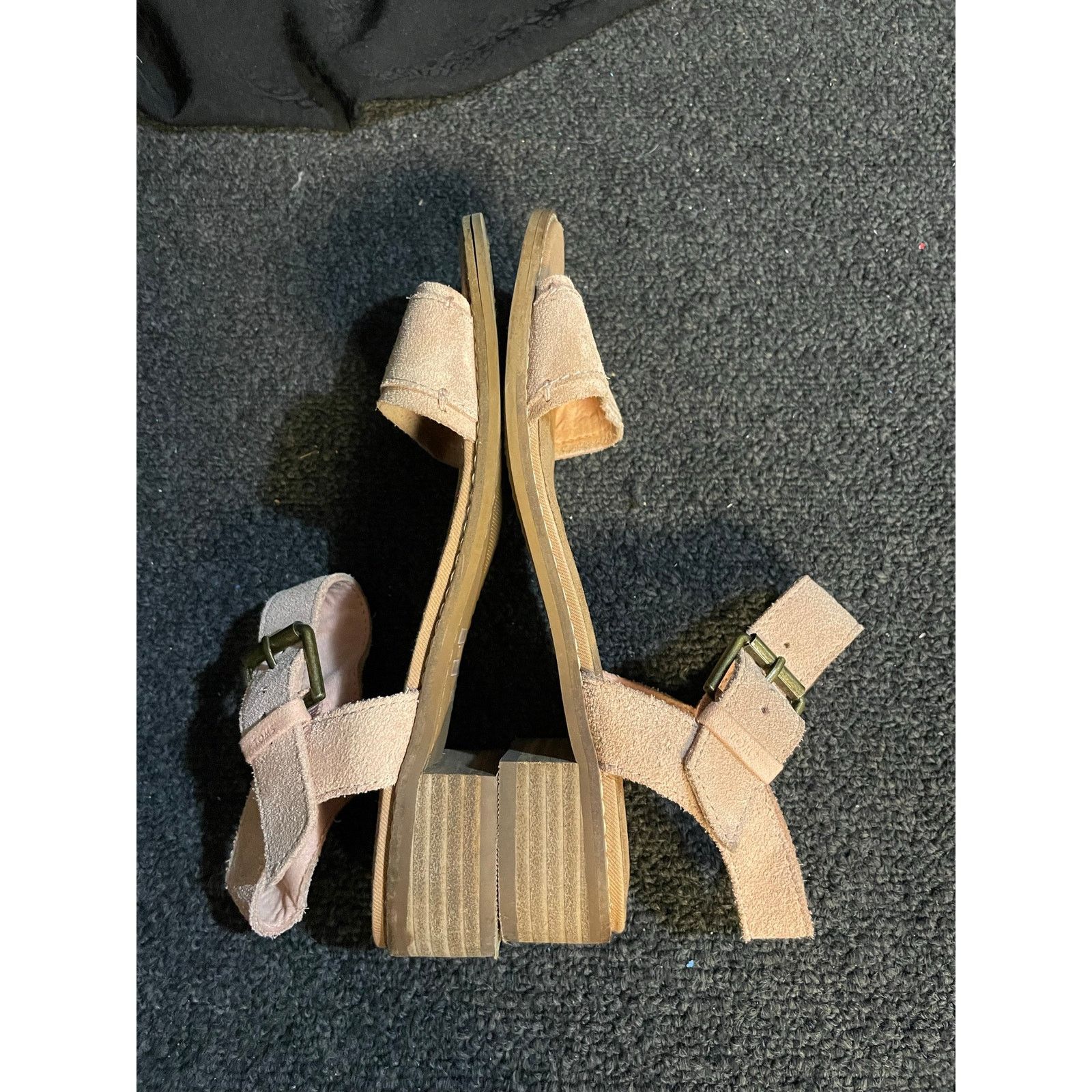 Toms TOMS Camilia Pink Suede Sandal Block Heel Ankle Strap 6.5 Size US 6.5 / IT 36.5 - 6 Thumbnail