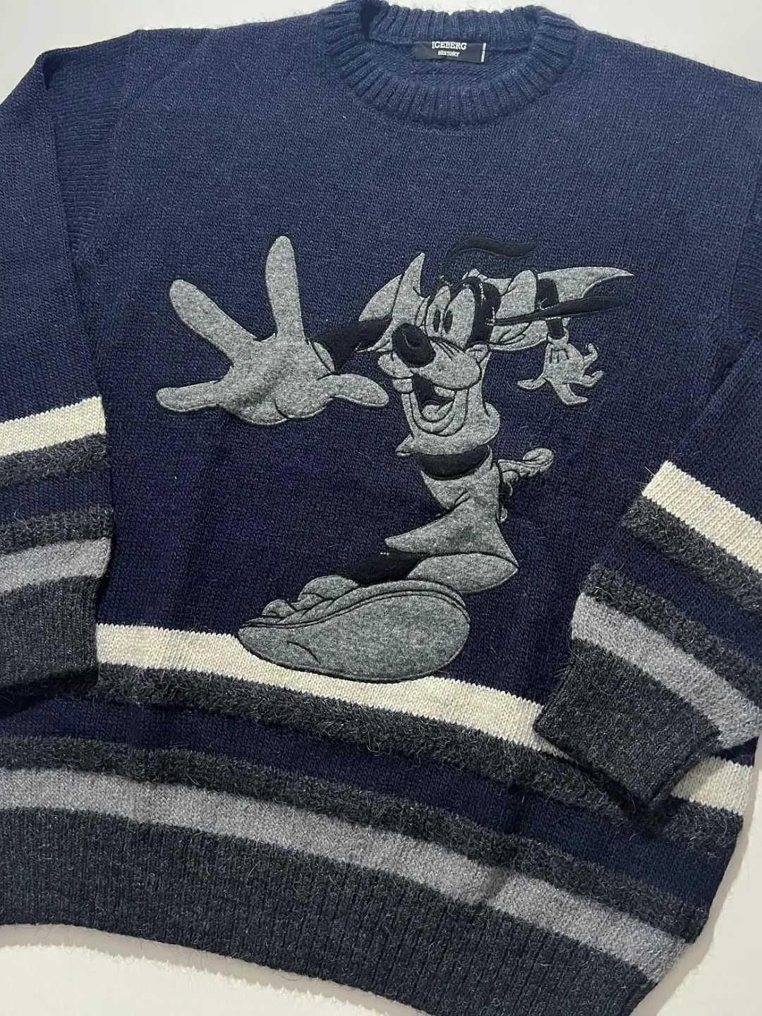 Iceberg Vintage RARE 1997 Iceberg History Goofy Jay Z Sweater Size US L / EU 52-54 / 3 - 2 Thumbnail