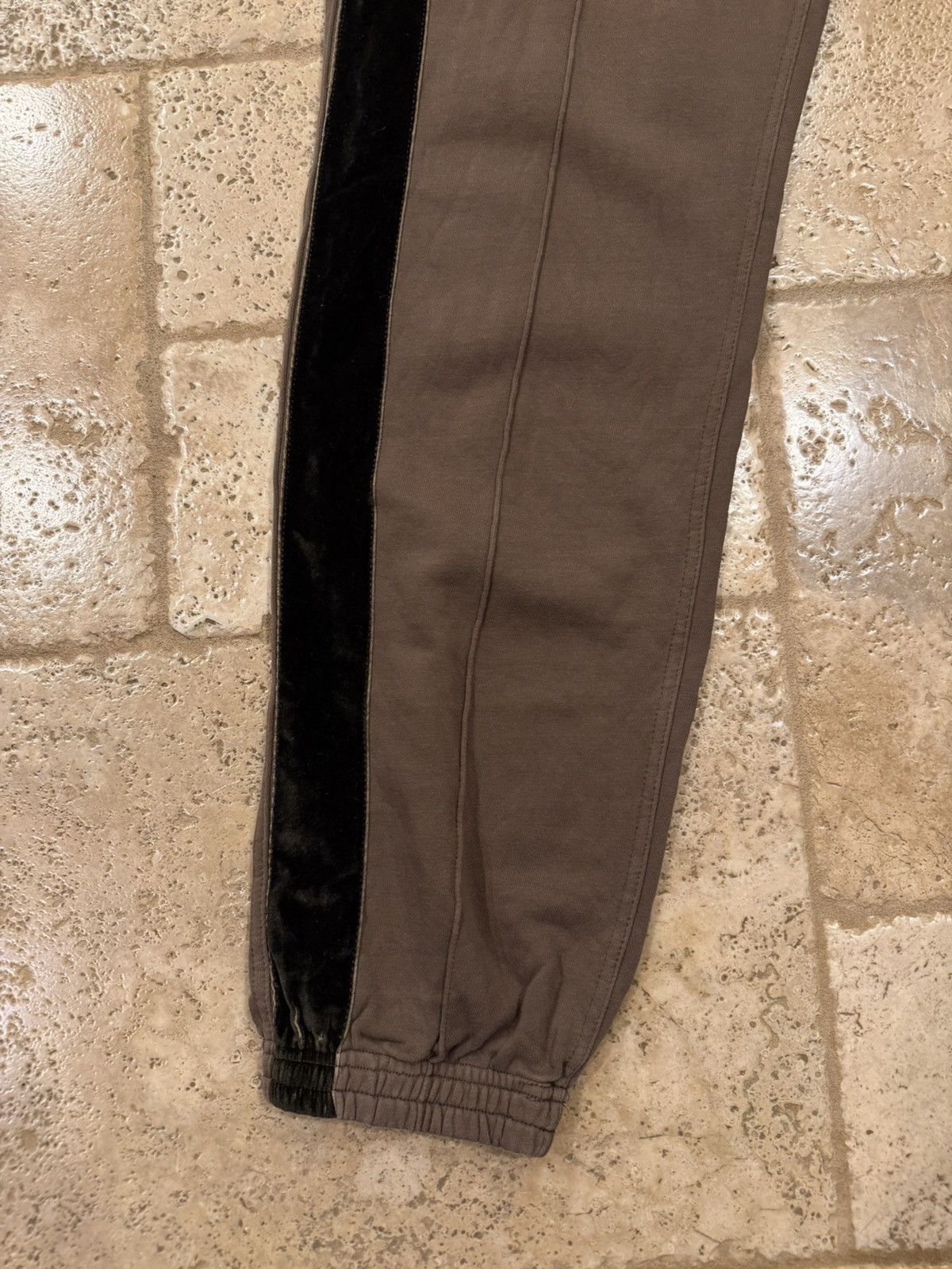 Haider Ackermann Haider Ackermann Perth Velvet Stripe Tux Brown Sweatpants Size US 34 / EU 50 - 2 Thumbnail