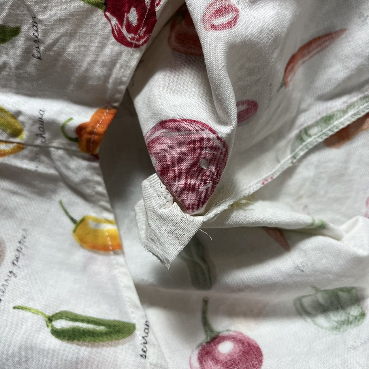 Moschino Moschino Pepper Print Button-Up Shirt Size US M / EU 48-50 / 2 - 9 Thumbnail