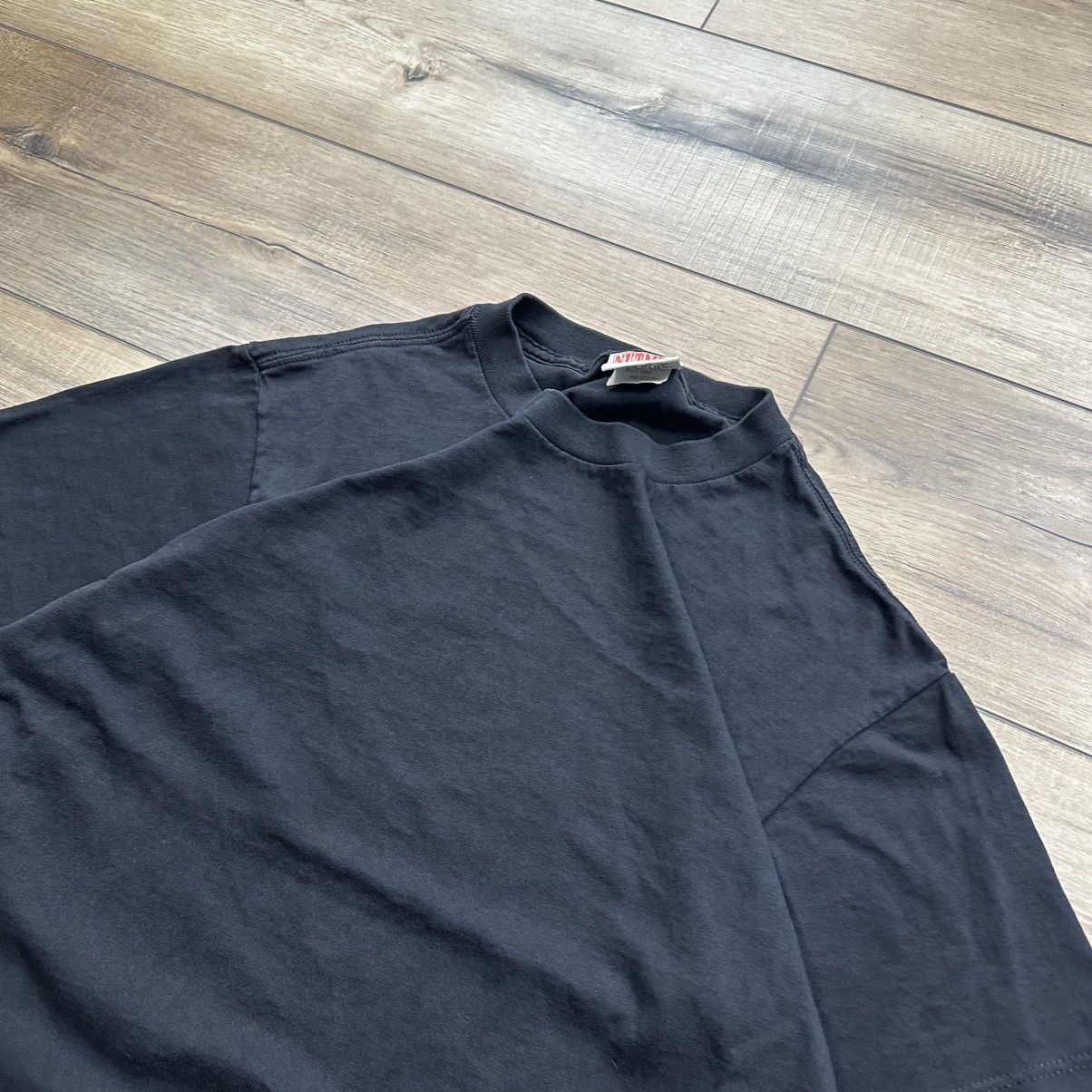Nutmeg Vintage 90s Nutmeg Black Blank Made in USA Tee Size US L / EU 52-54 / 3 - 4 Thumbnail