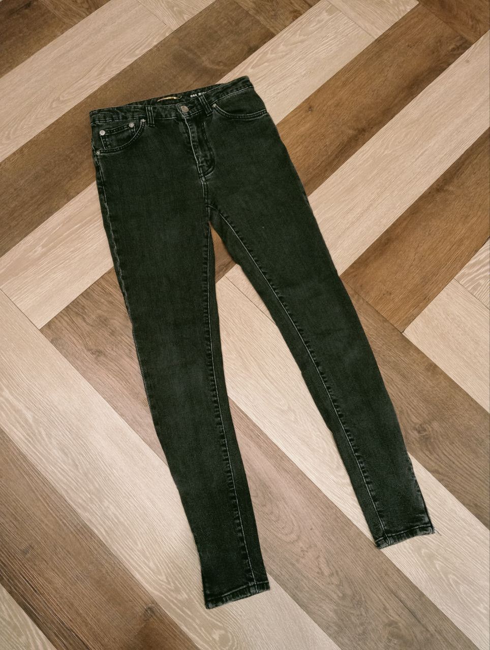 Saint Laurent Paris SAINT LAURENT PARIS D05 W/SK-MW ANKLE ZIP JEANS Size 27" / US 4 / IT 40 - 1 Thumbnail